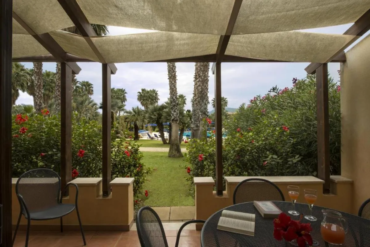 Patio in Tranquil Lantana Resort Hotel and Apartments 1 Bedroom room apartment sleeps 5