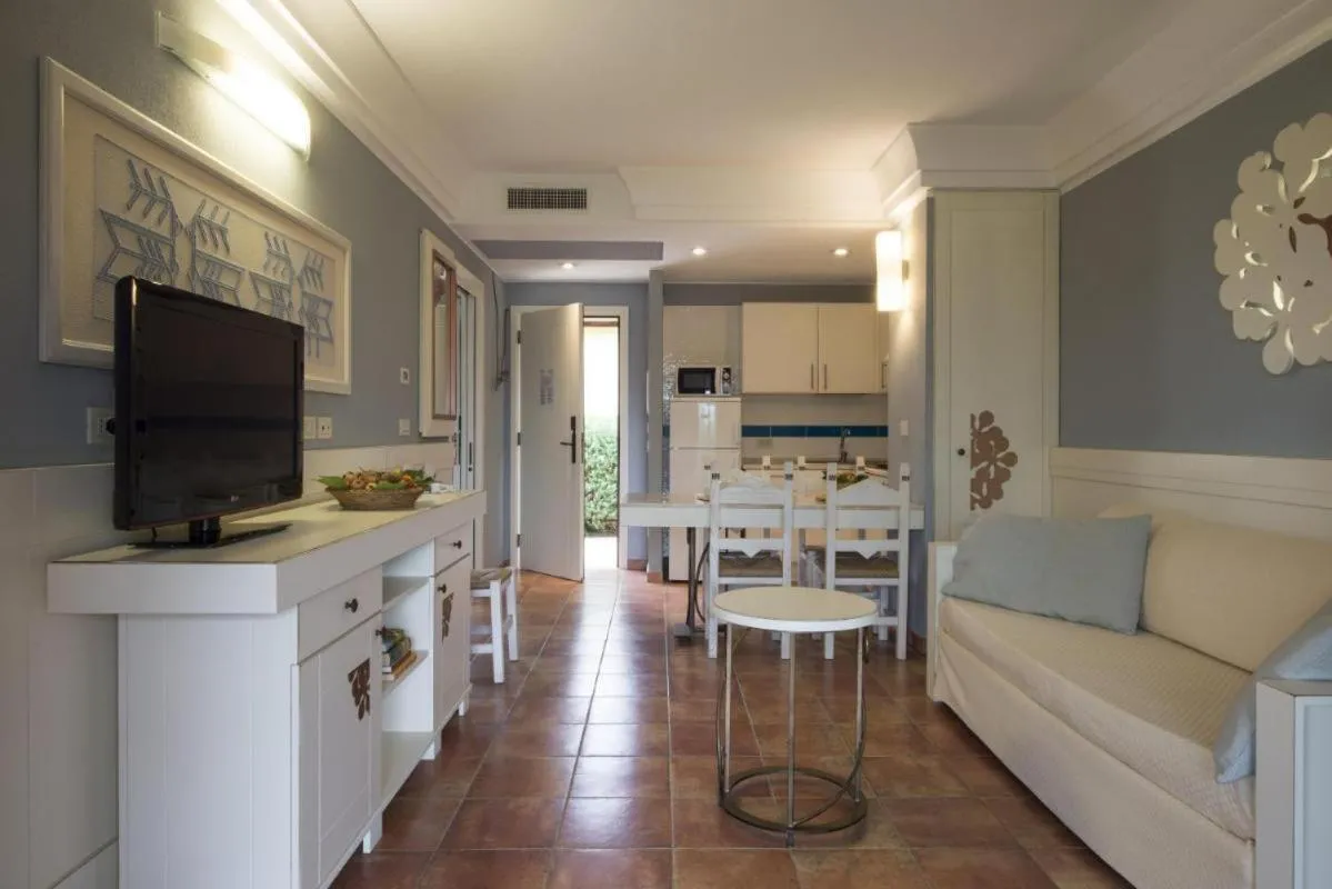 Tranquil Lantana Resort Hotel and Apartments 1 Bedroom room apartment sleeps 5