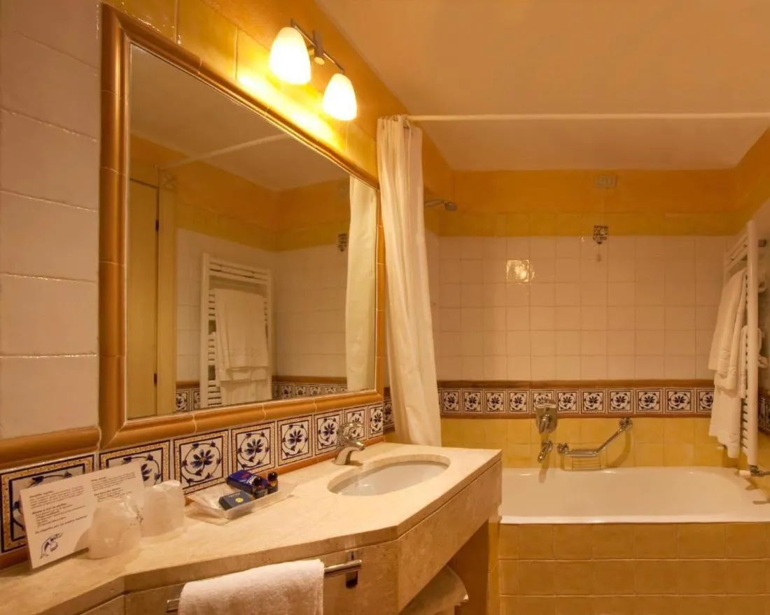 Tranquil Lantana Resort Hotel and Apartments 1 Bedroom room apartment sleeps 5