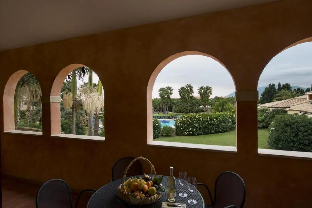 Tranquil Lantana Resort Hotel and Apartments 1 Bedroom room apartment sleeps 5