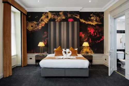 Albany Hotel