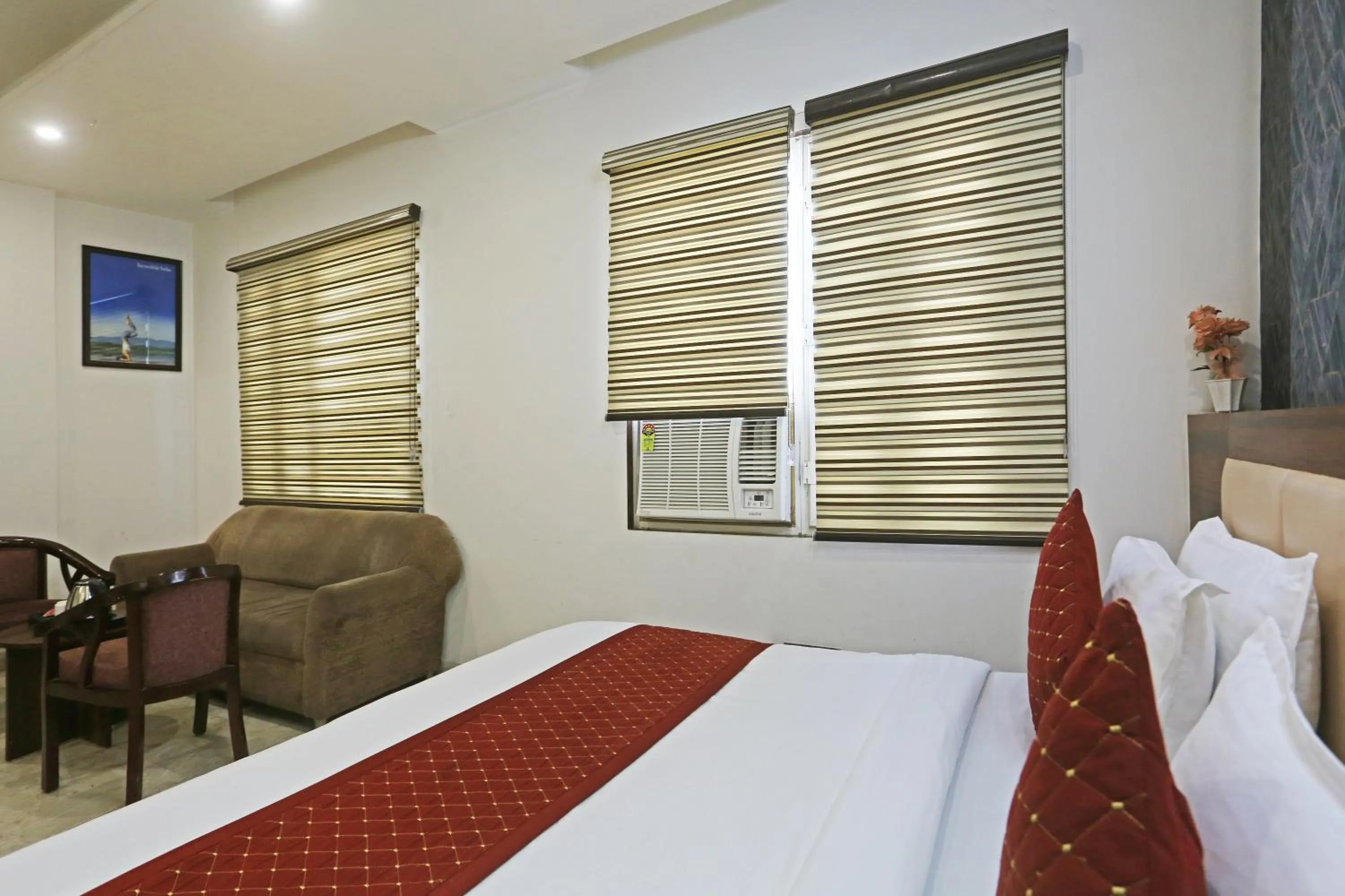Bed in Hotel ECG Grand Inn-Near Delhi Airport free Airport Drop