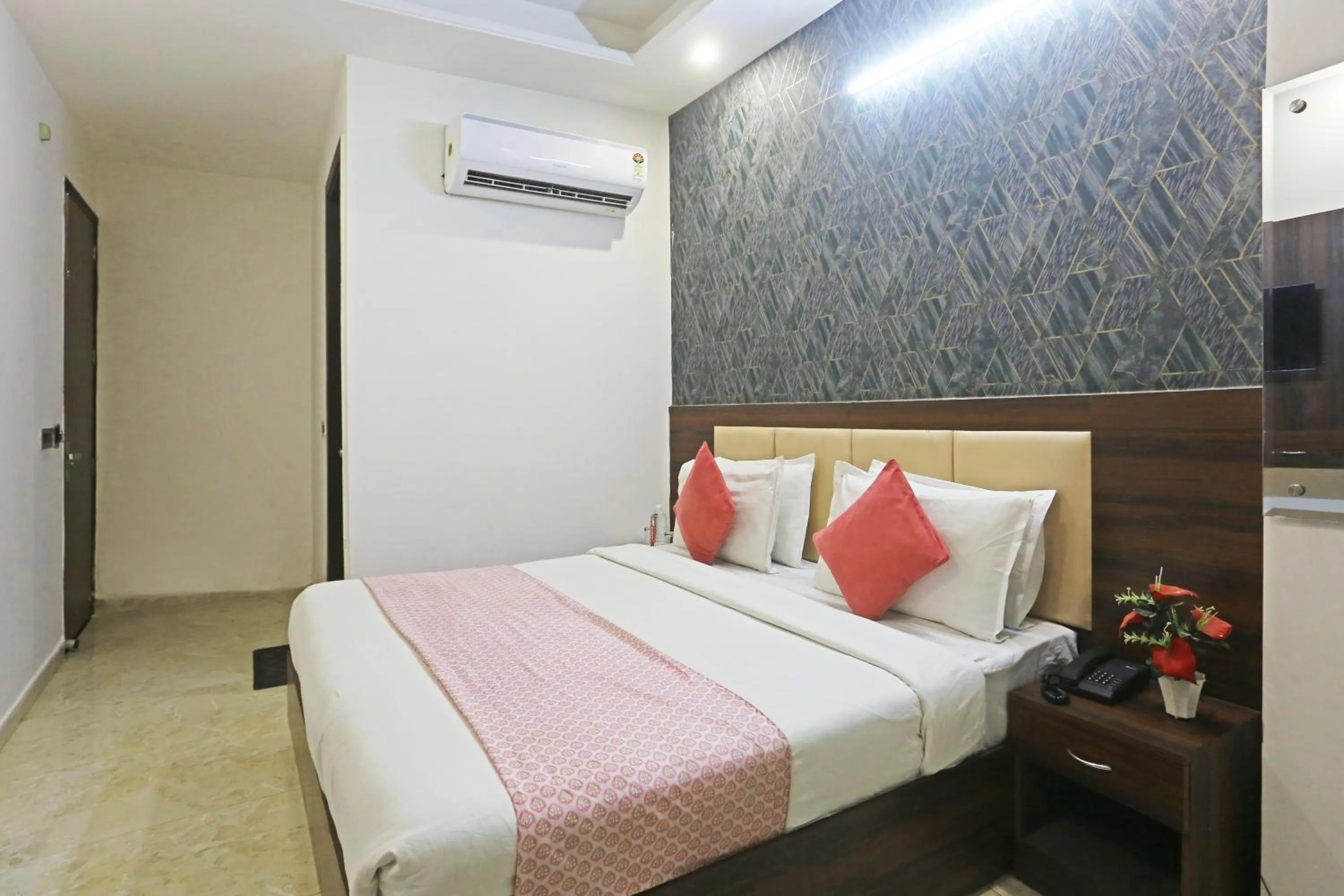 Bed in Hotel ECG Grand Inn-Near Delhi Airport free Airport Drop
