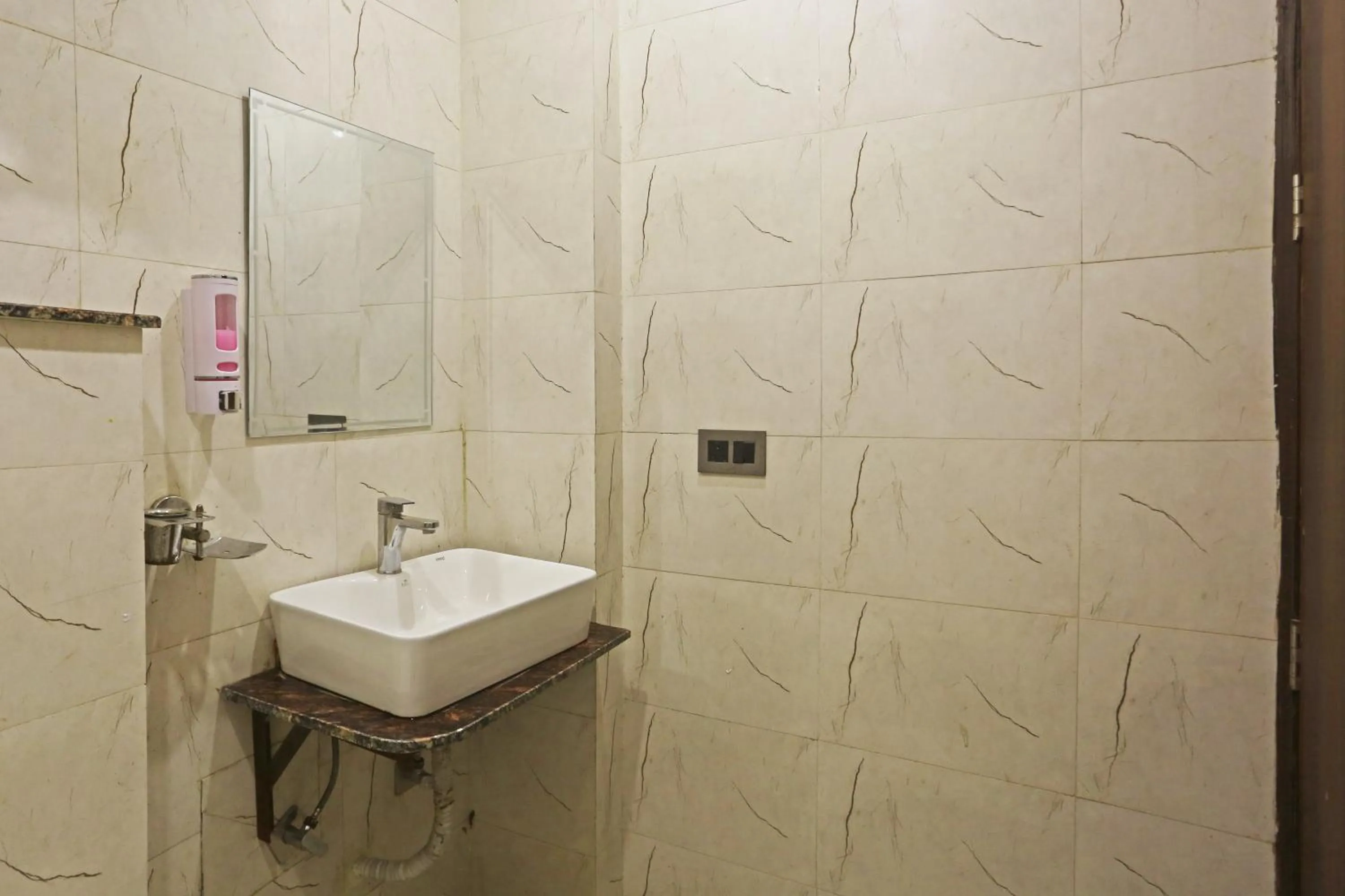 Hotel ECG Grand Inn-Near Delhi Airport free Airport Drop