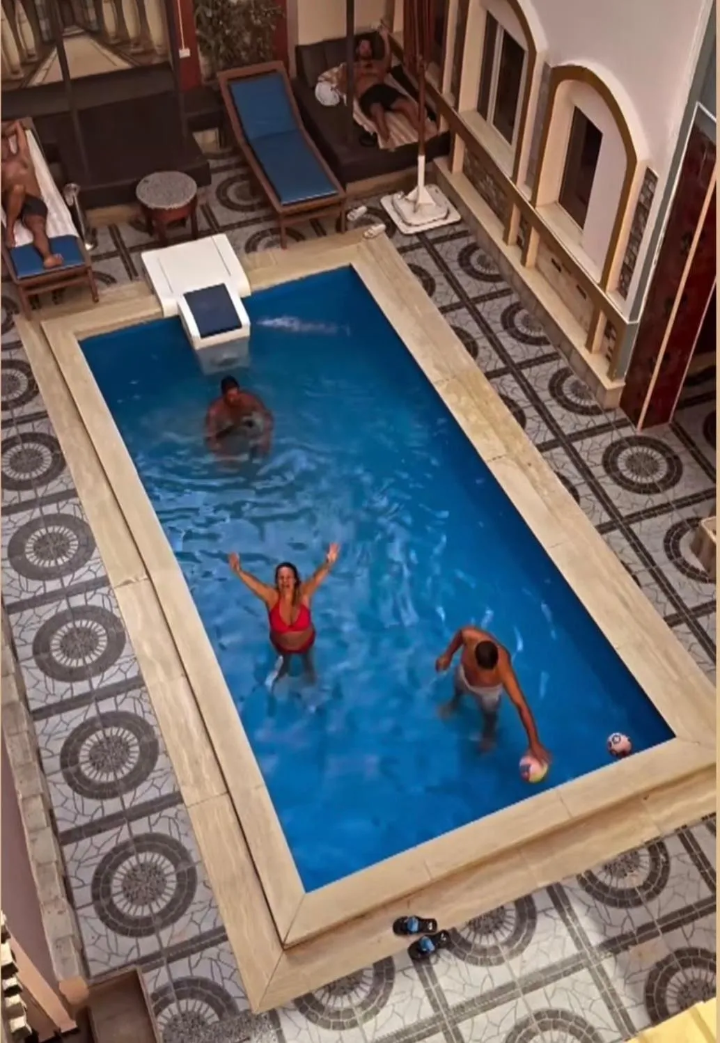Farsha Pyramids Inn