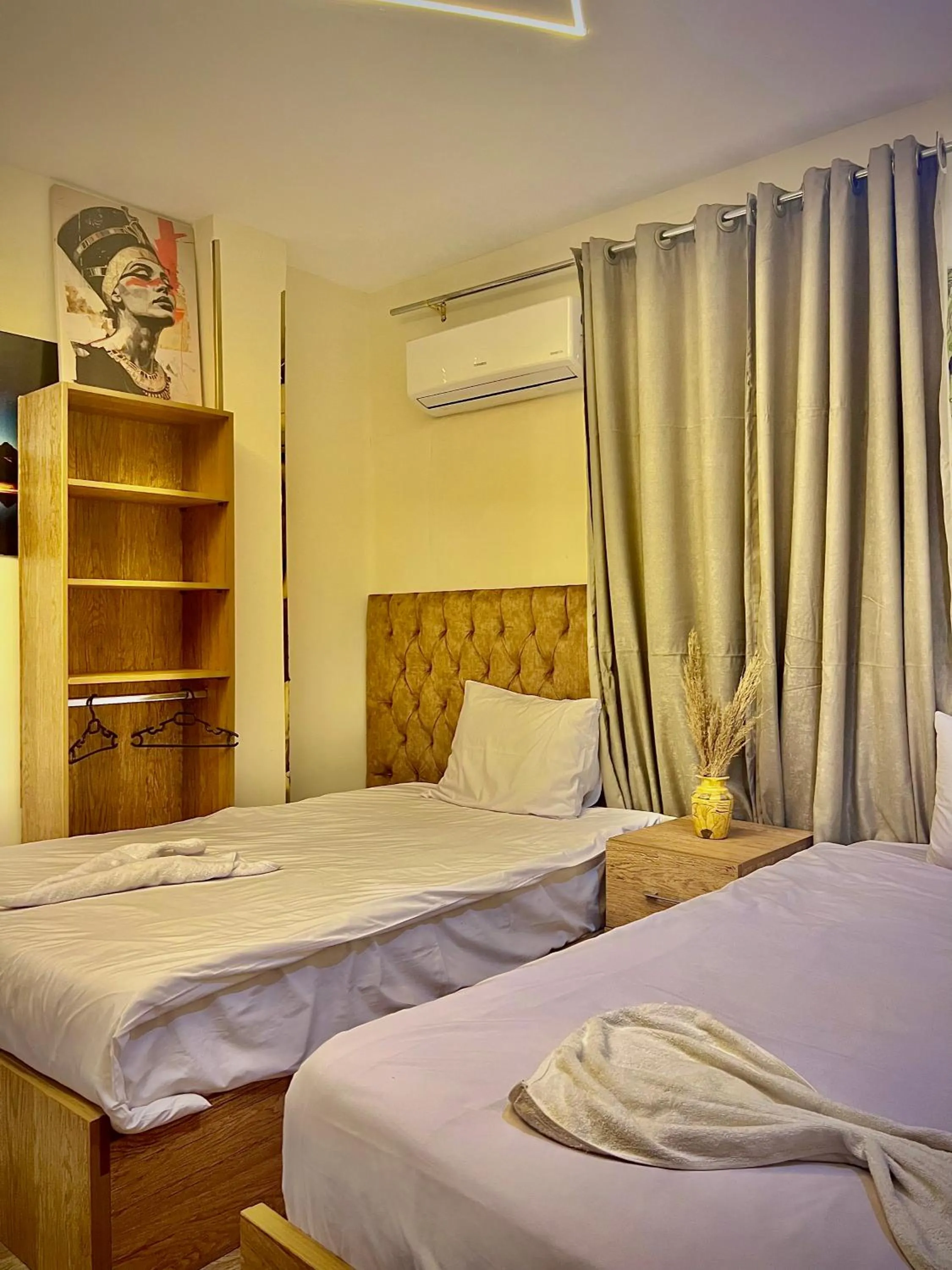 Bed in Farsha Pyramids Inn