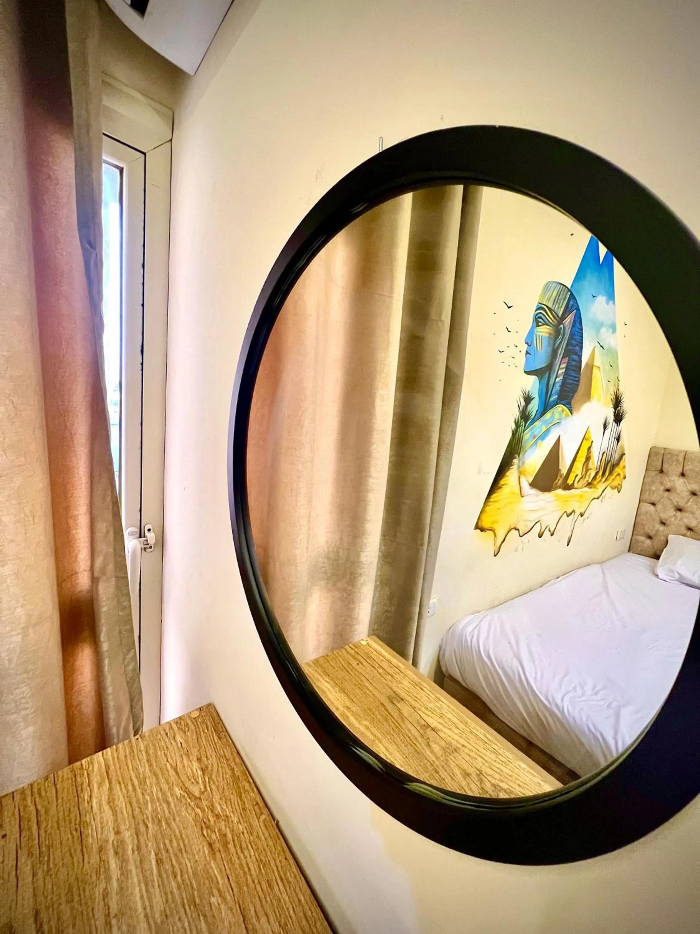 Photo of the whole room, Bed in Farsha Pyramids Inn