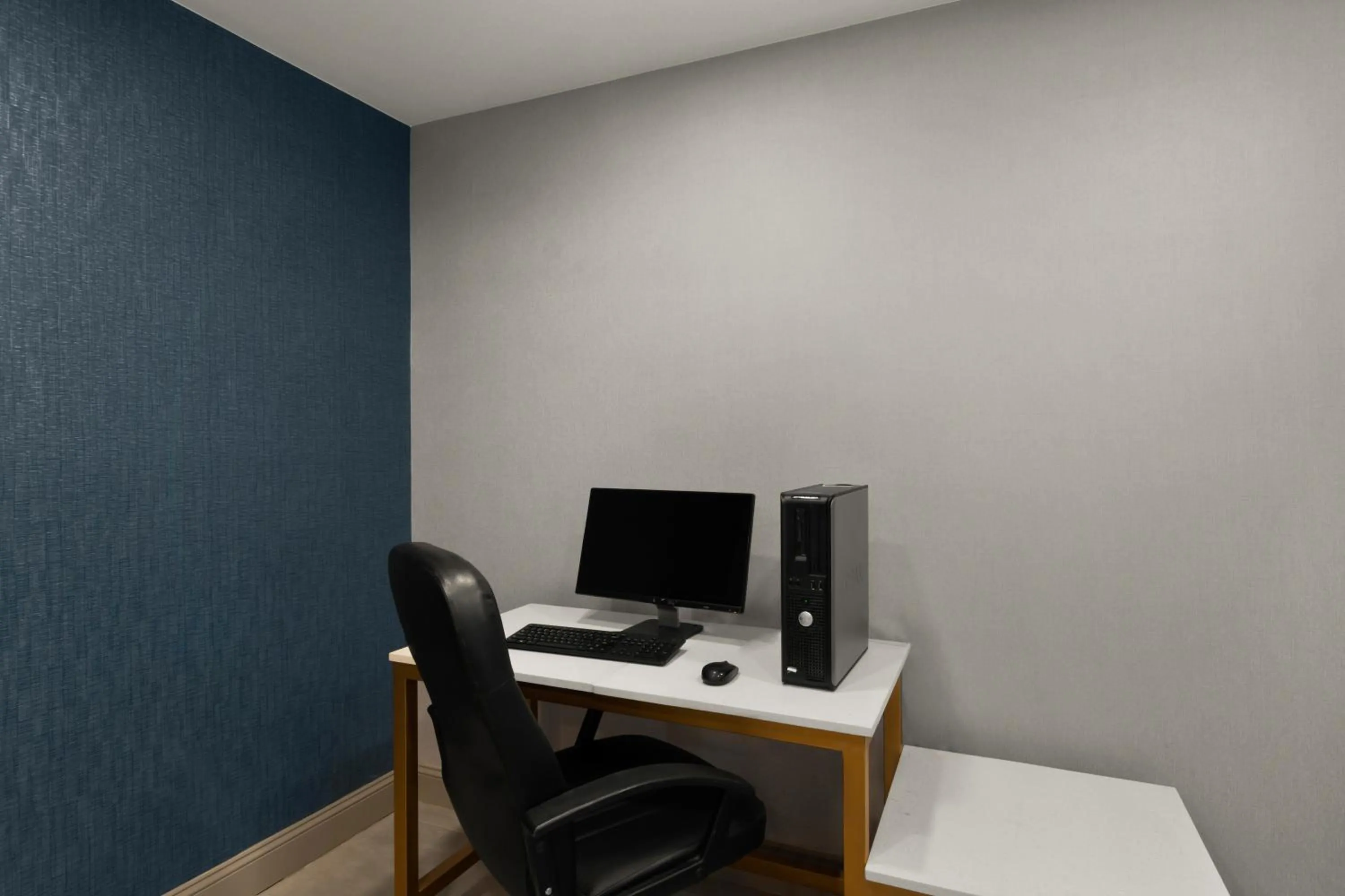 TV and multimedia in Comfort Inn & Suites Ashland - Richmond North