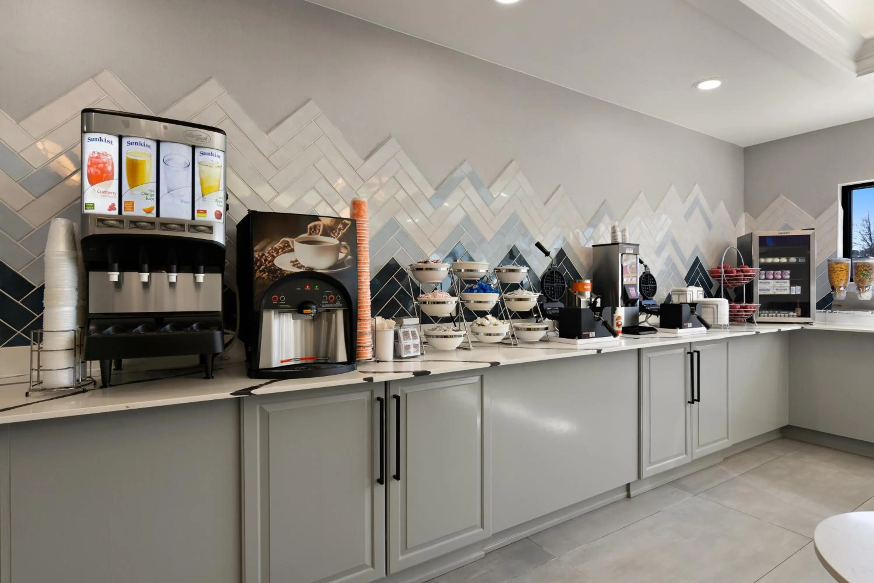 Breakfast in Comfort Inn & Suites Ashland - Richmond North