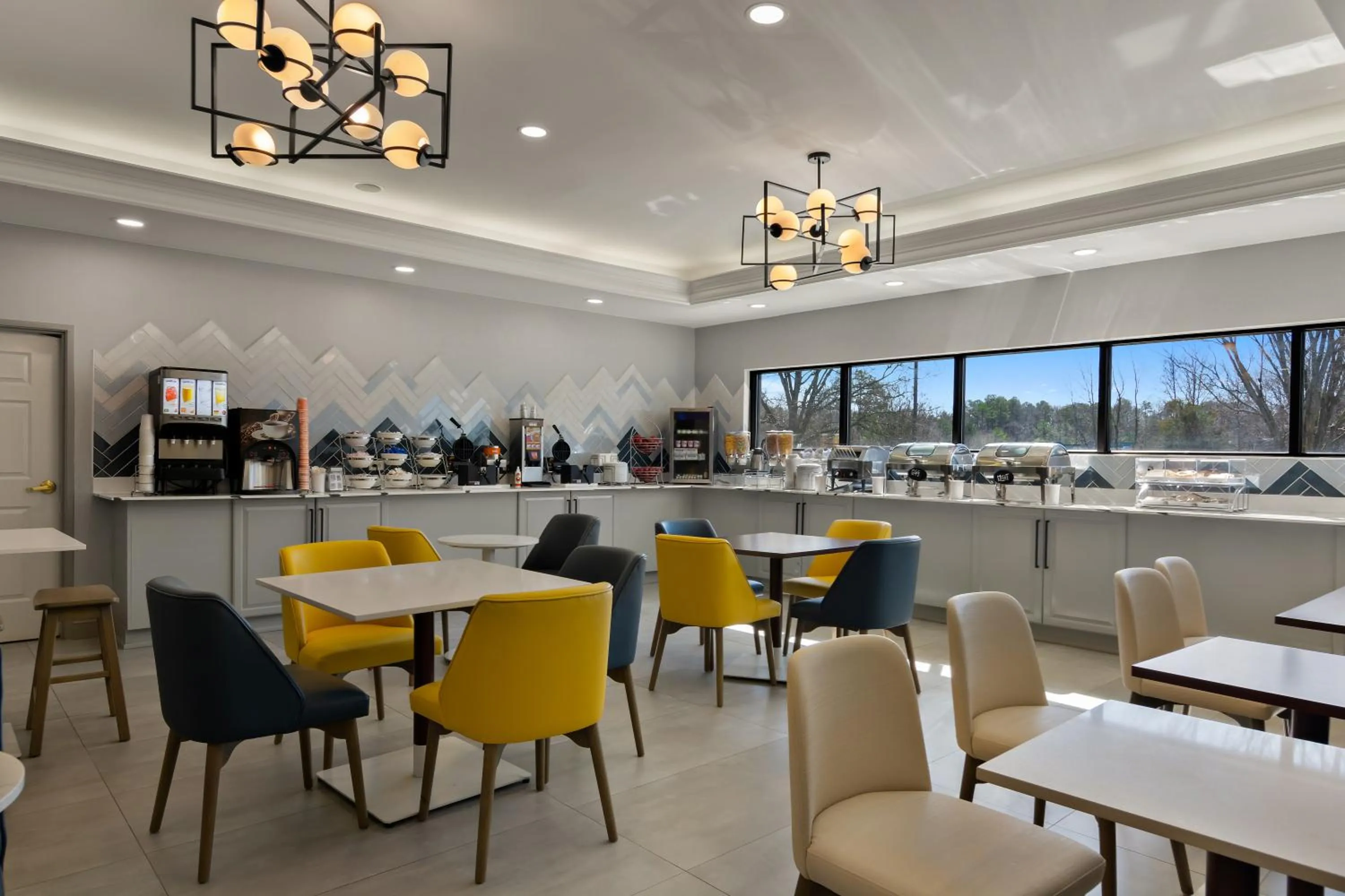 Breakfast in Comfort Inn & Suites Ashland - Richmond North