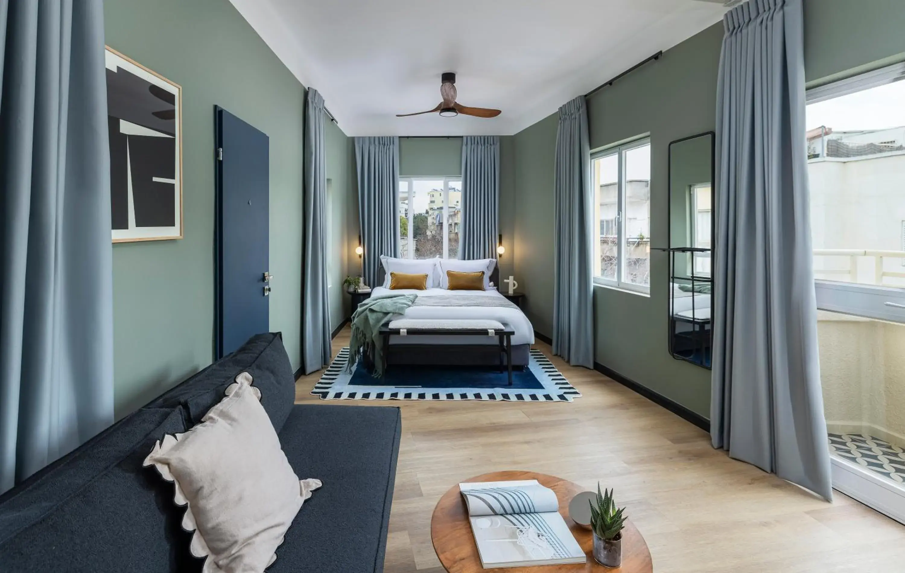 King Suite with Balcony in Albi Florentin - Traveler's Choice 2025 King Suite with Balcony in Albi Florentin - Traveler's Choice 2025