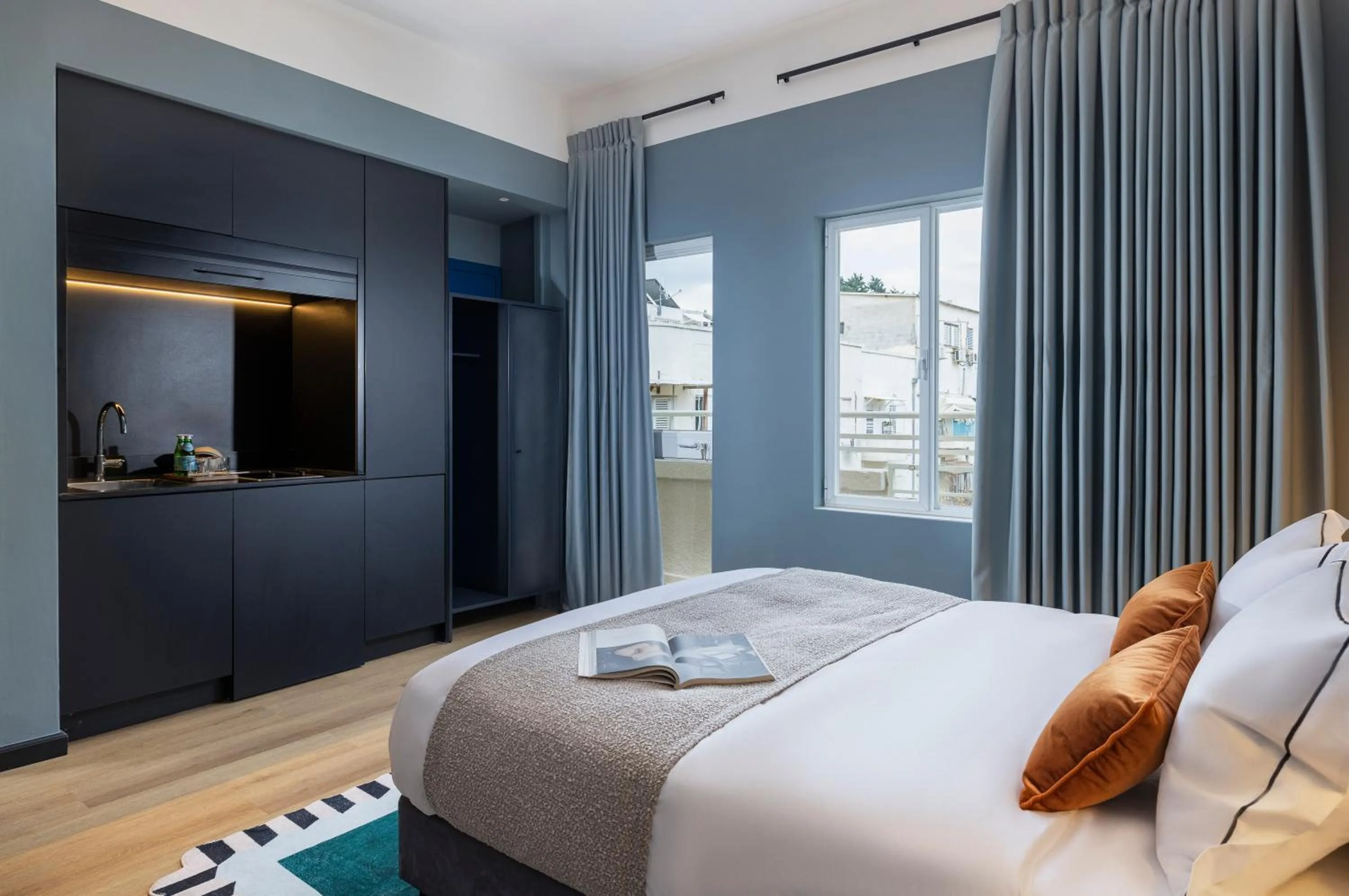 Photo of the whole room in Albi Florentin - Traveler's Choice 2025