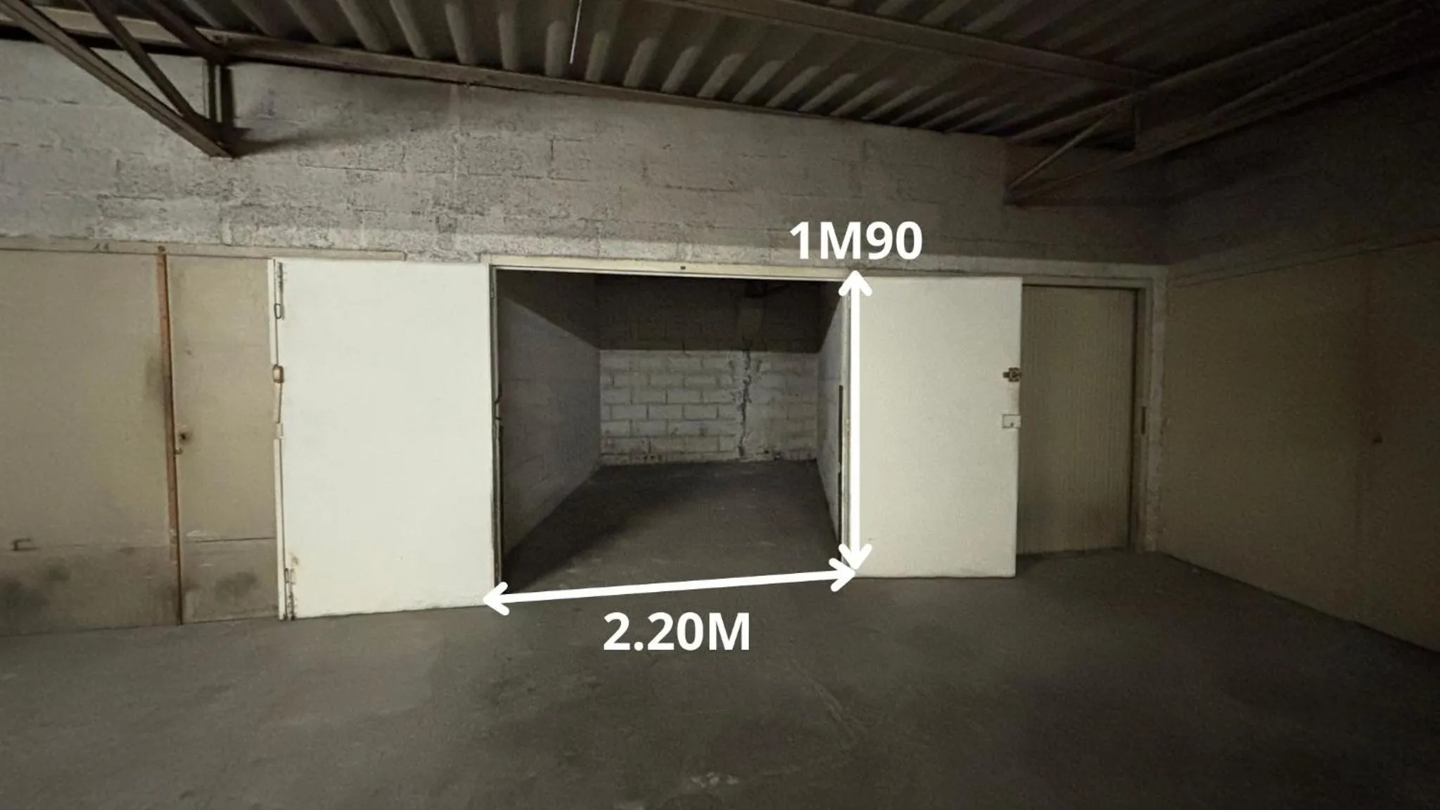 Parking in Charming Apartment with seaview