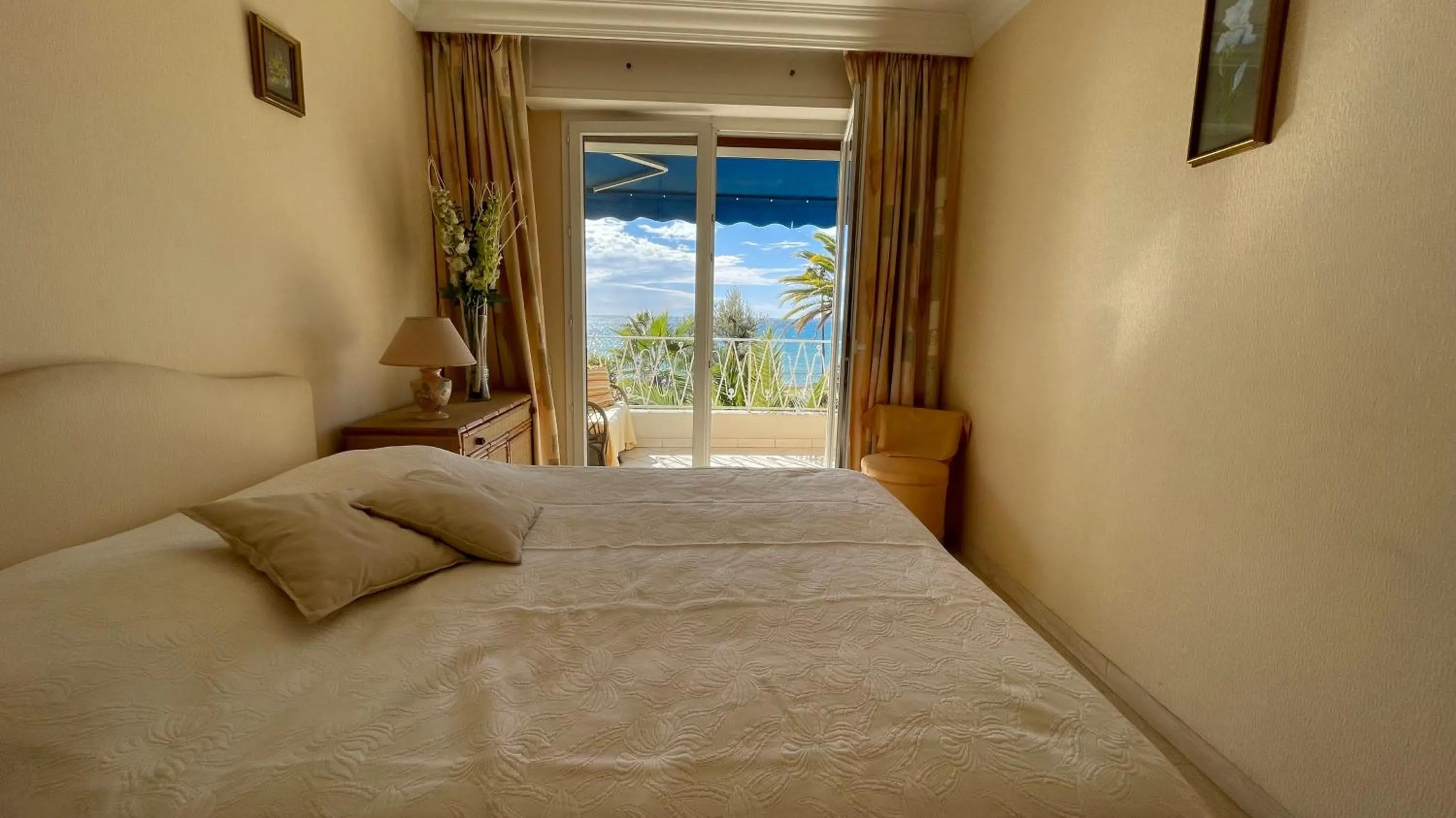 Bedroom, Bed in Charming Apartment with seaview