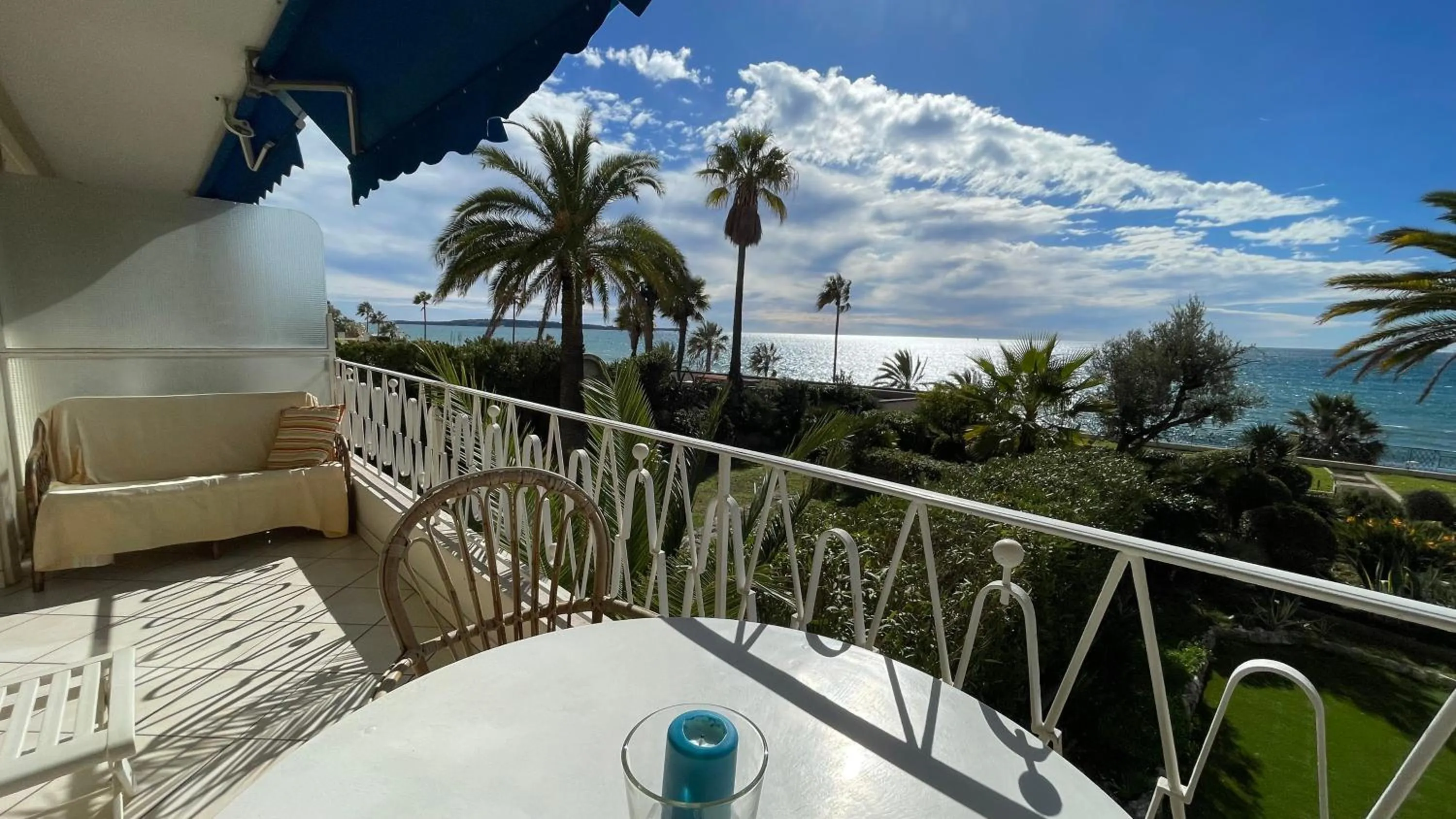 Property building in Charming Apartment with seaview