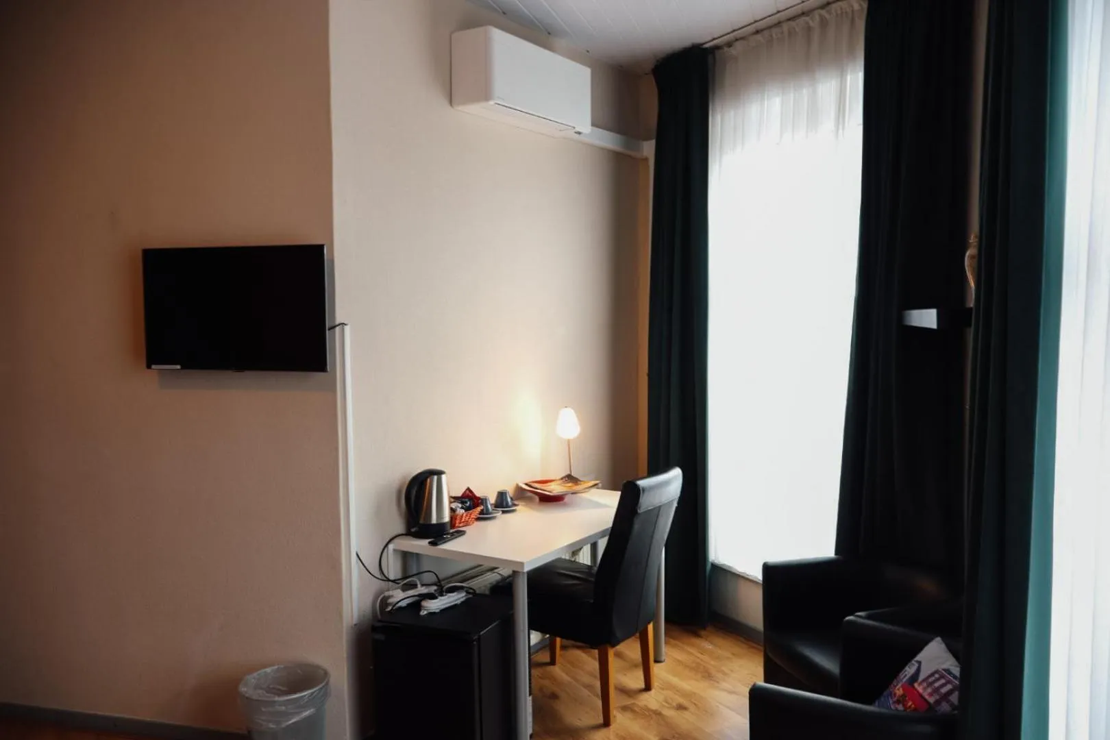 TV and multimedia in Hotel Brasserie de Kroon