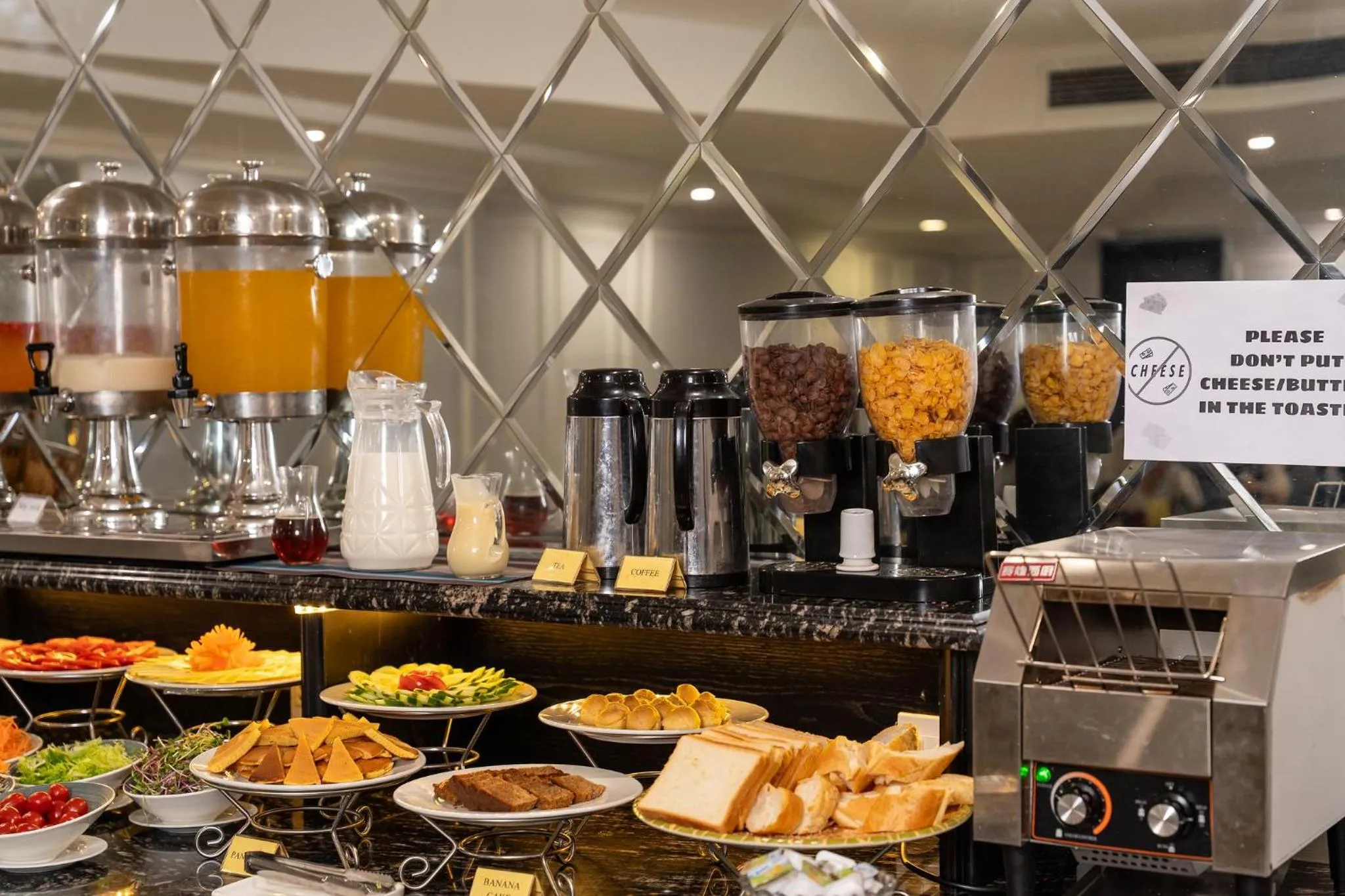 Restaurant/places to eat in Amara Hanoi Hotel and Spa