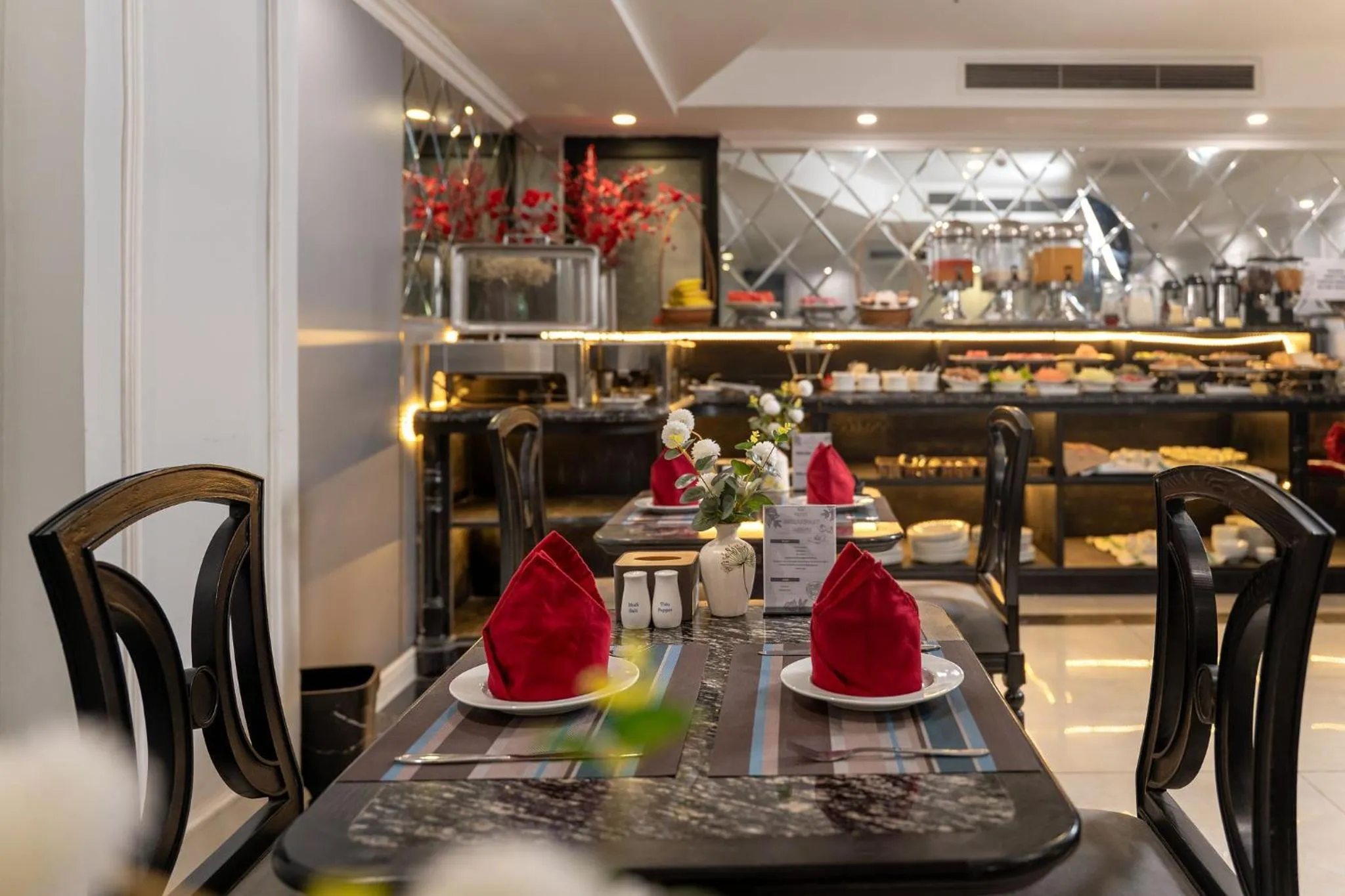 Restaurant/places to eat in Amara Hanoi Hotel and Spa