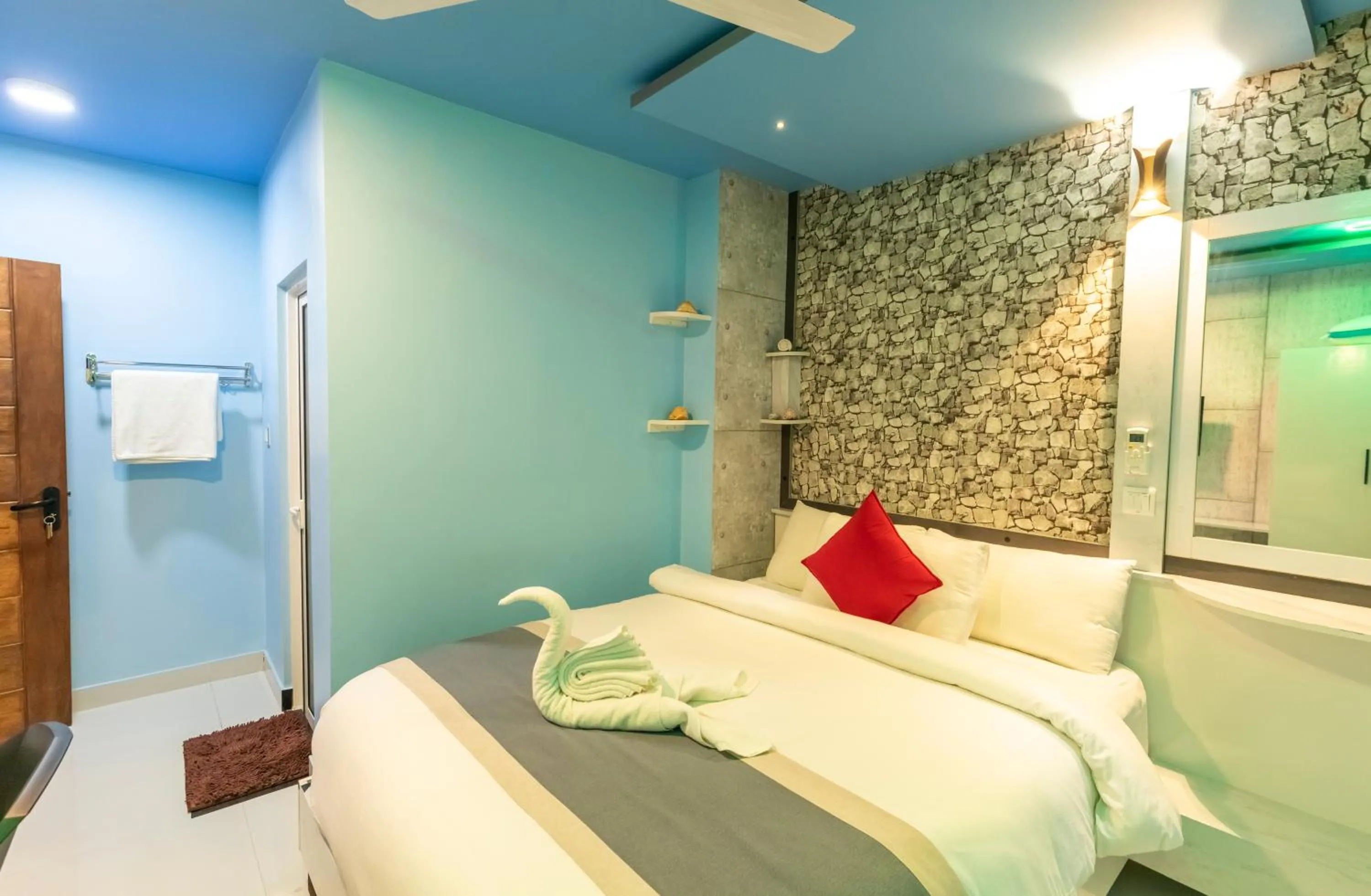 Bed in Isle inn {Fuvahmulah)