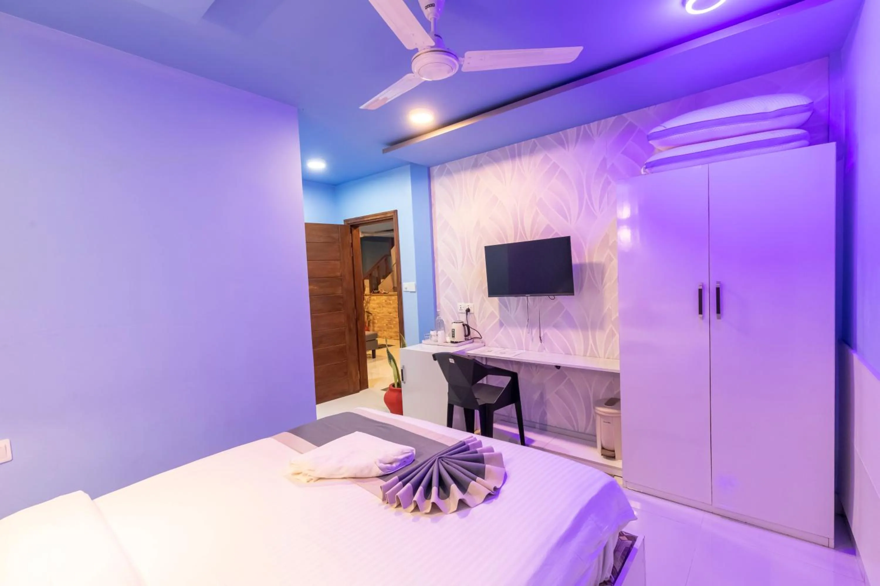 Bed in Isle inn {Fuvahmulah)