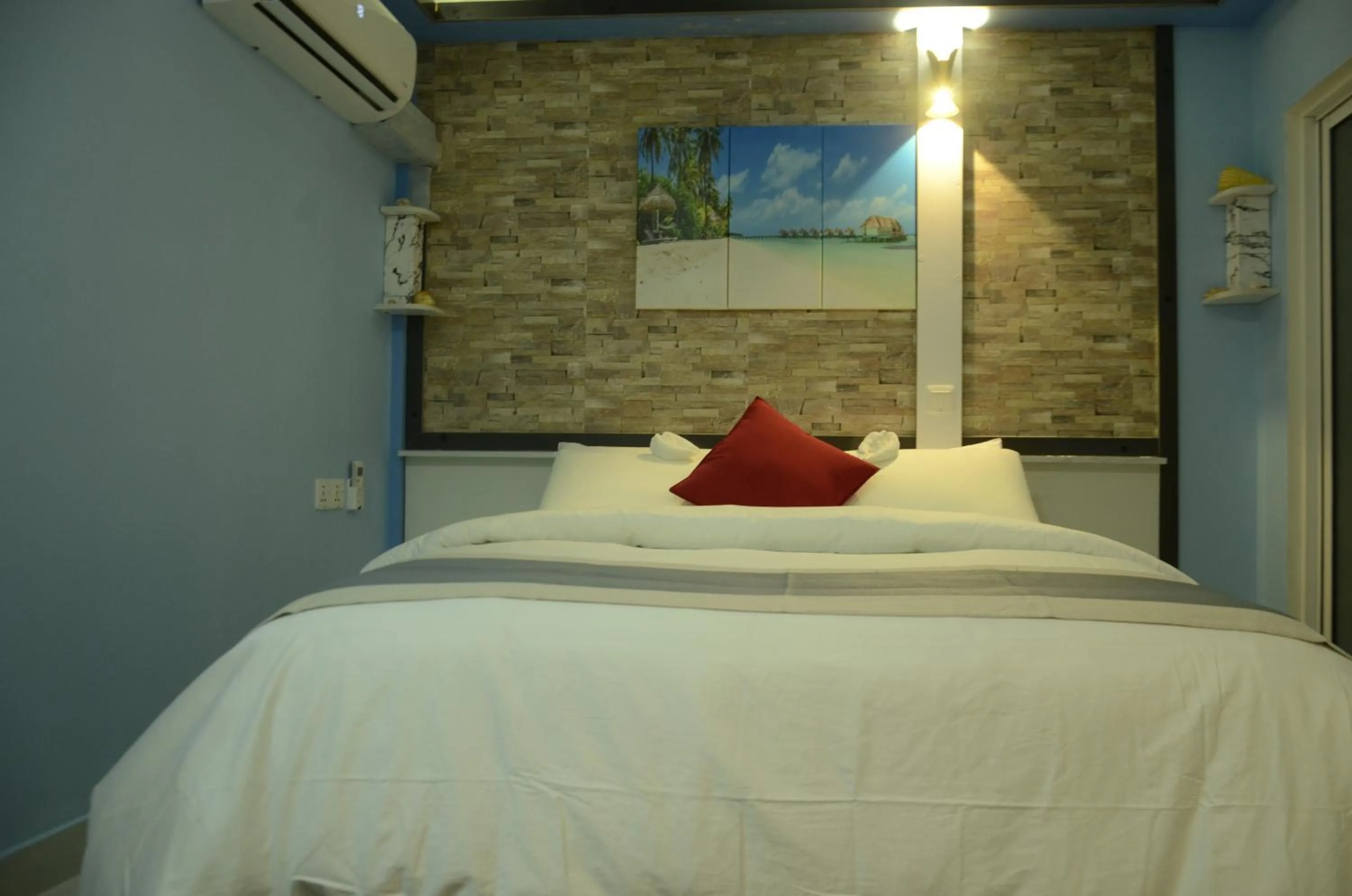 Bed in Isle inn {Fuvahmulah)
