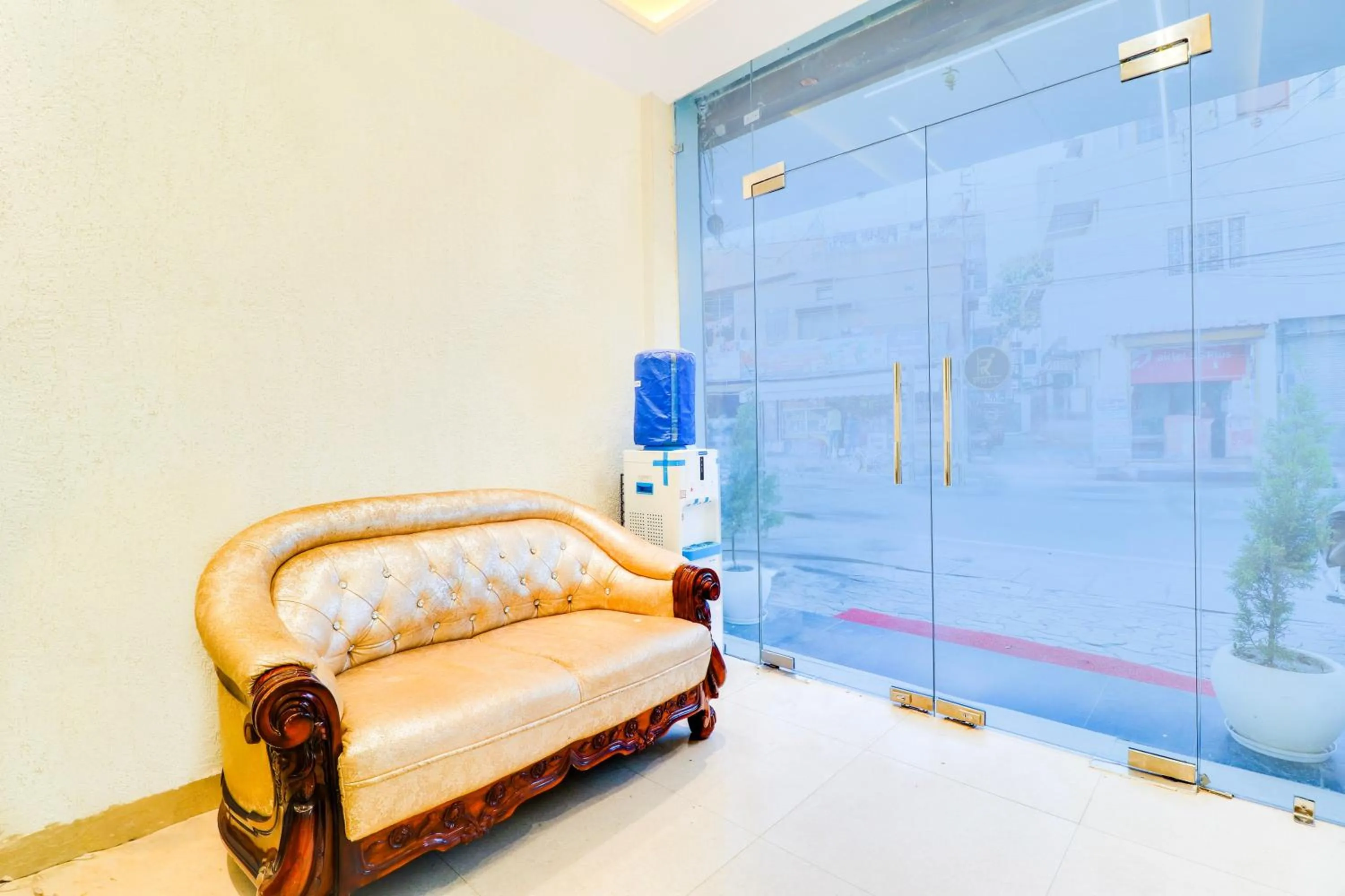 Lobby or reception in Super Collection O Kanwali Road Near Railway Station