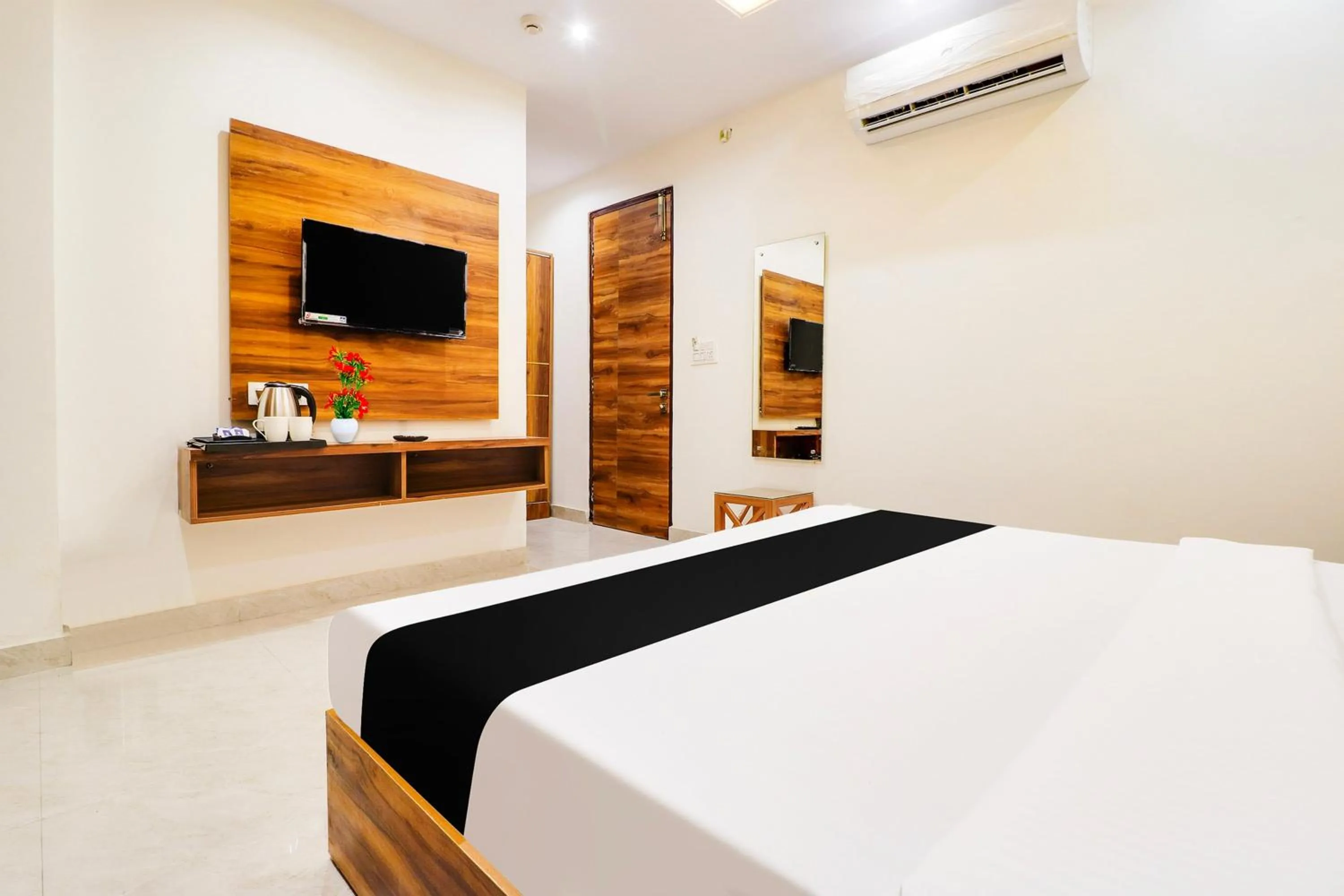 Bedroom, Bed in Super Collection O Kanwali Road Near Railway Station