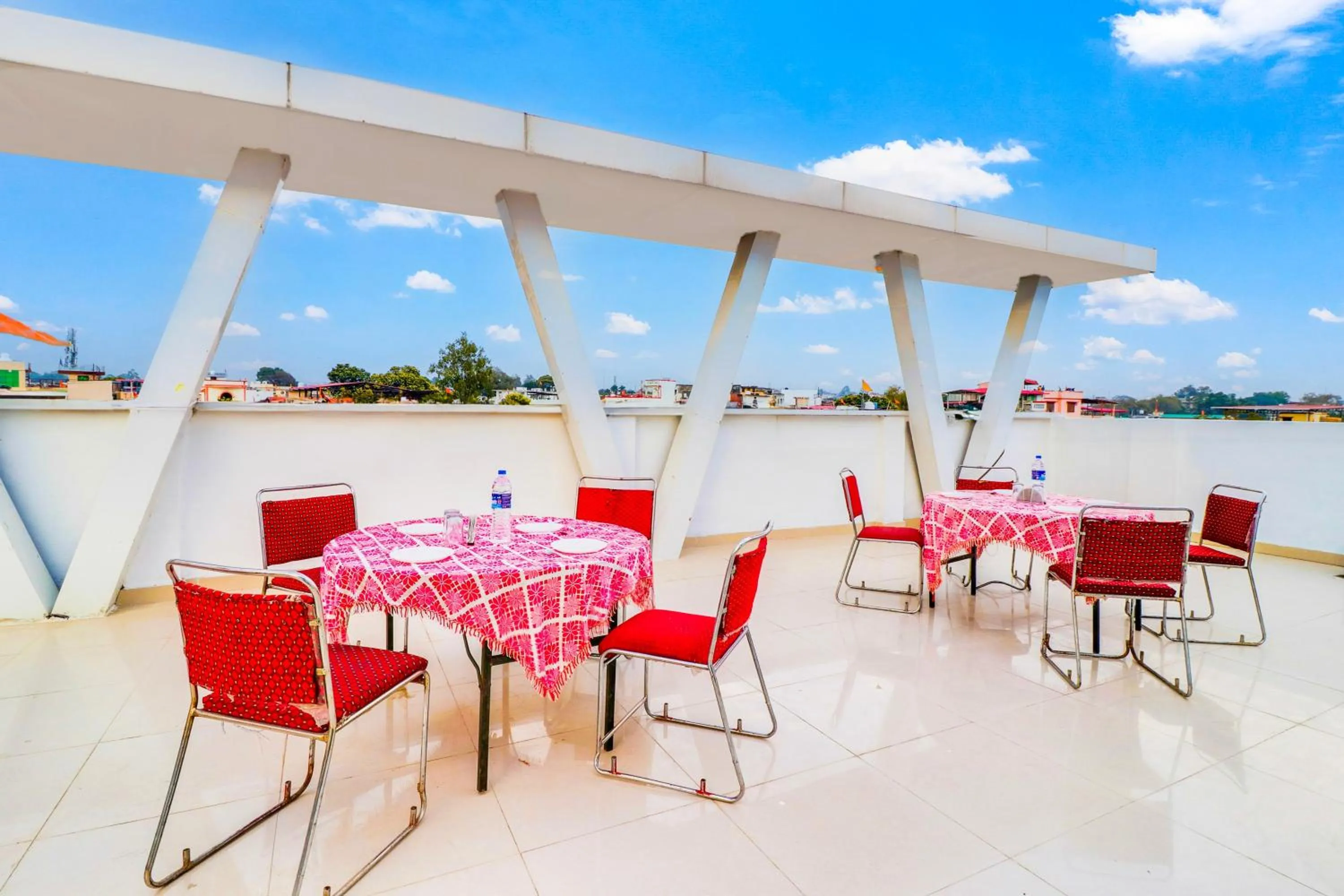 Restaurant/places to eat in Super Collection O Kanwali Road Near Railway Station