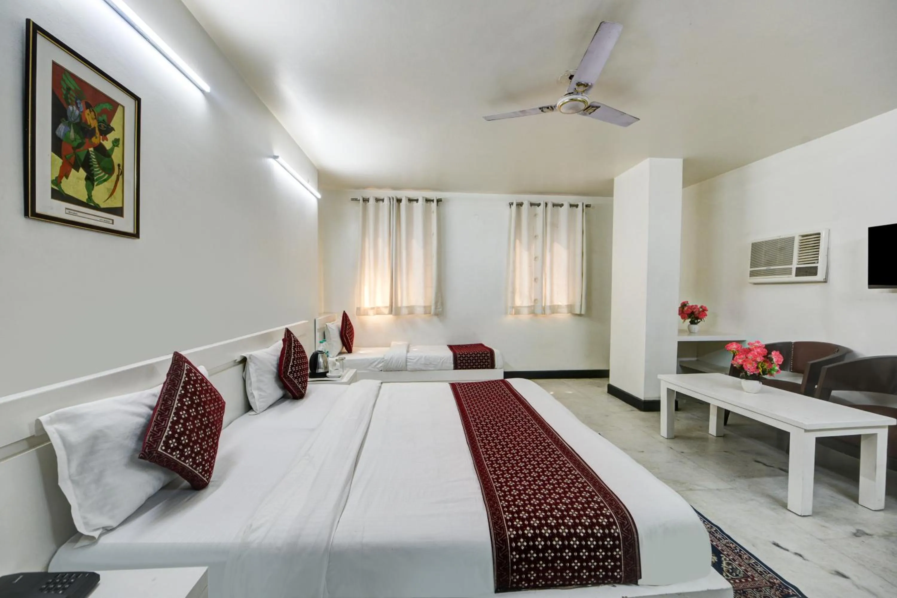Bedroom, Bed in Sweet Home Lodge