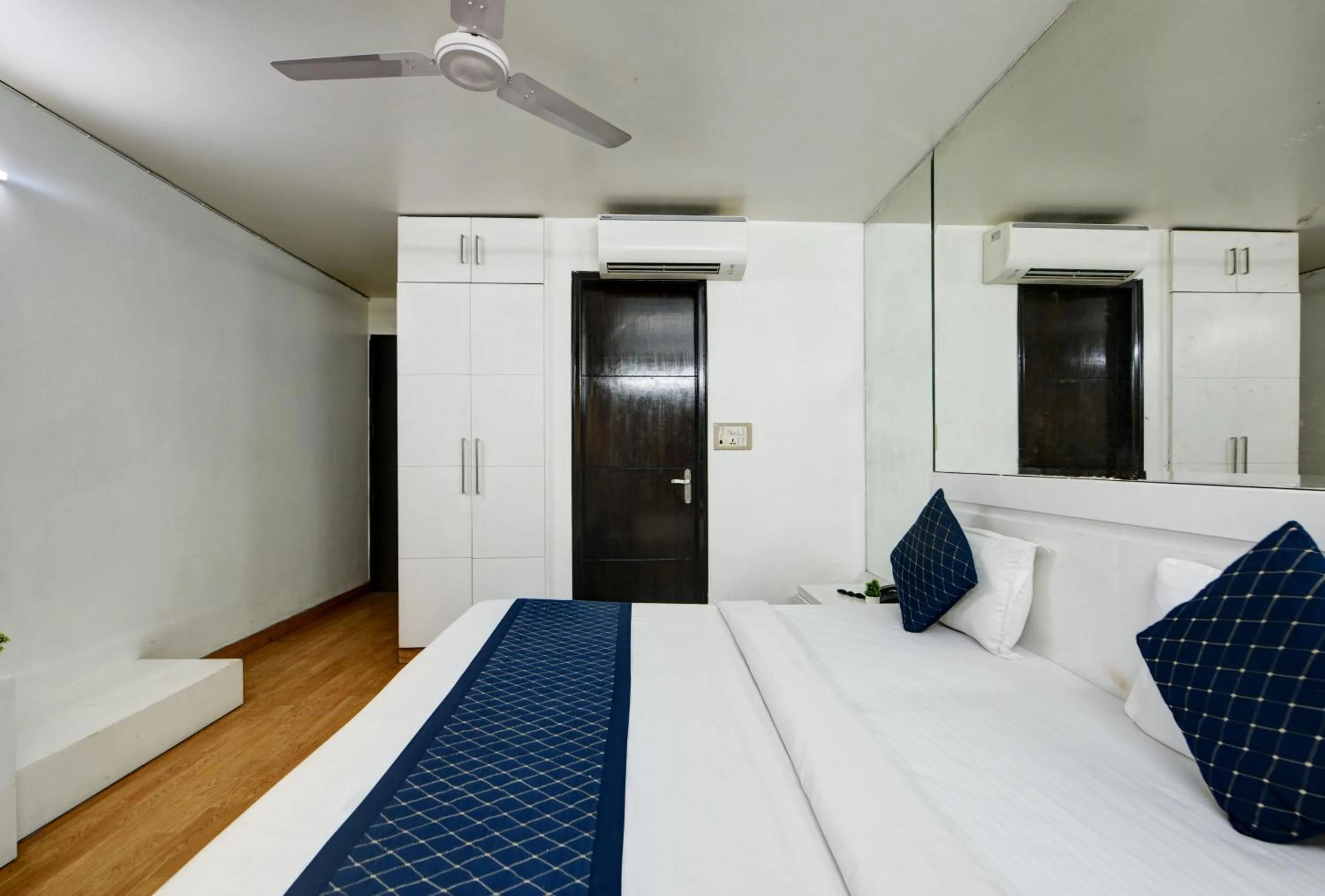 Bedroom, Bed in Sweet Home Lodge