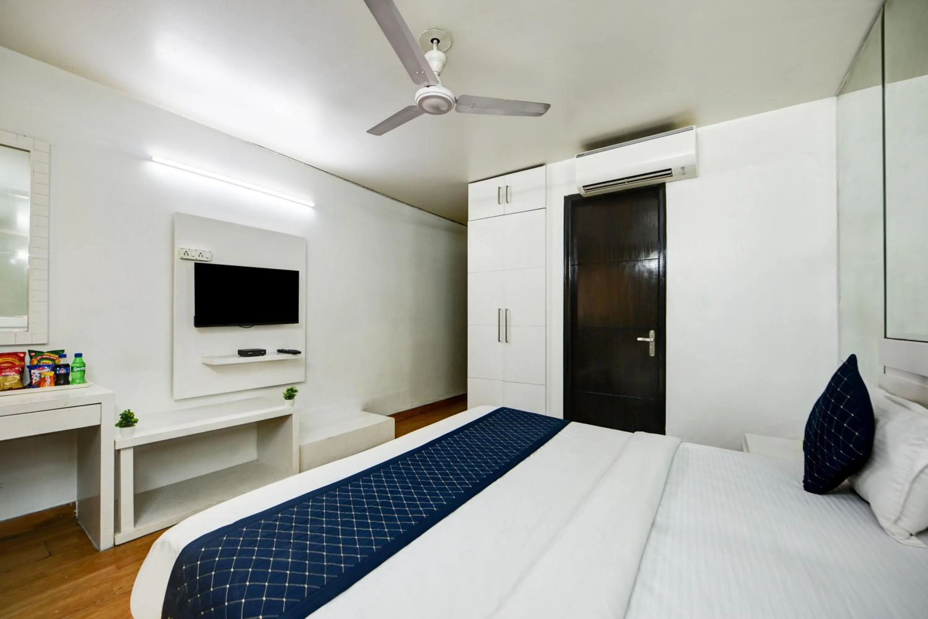 Bedroom, Bed in Sweet Home Lodge