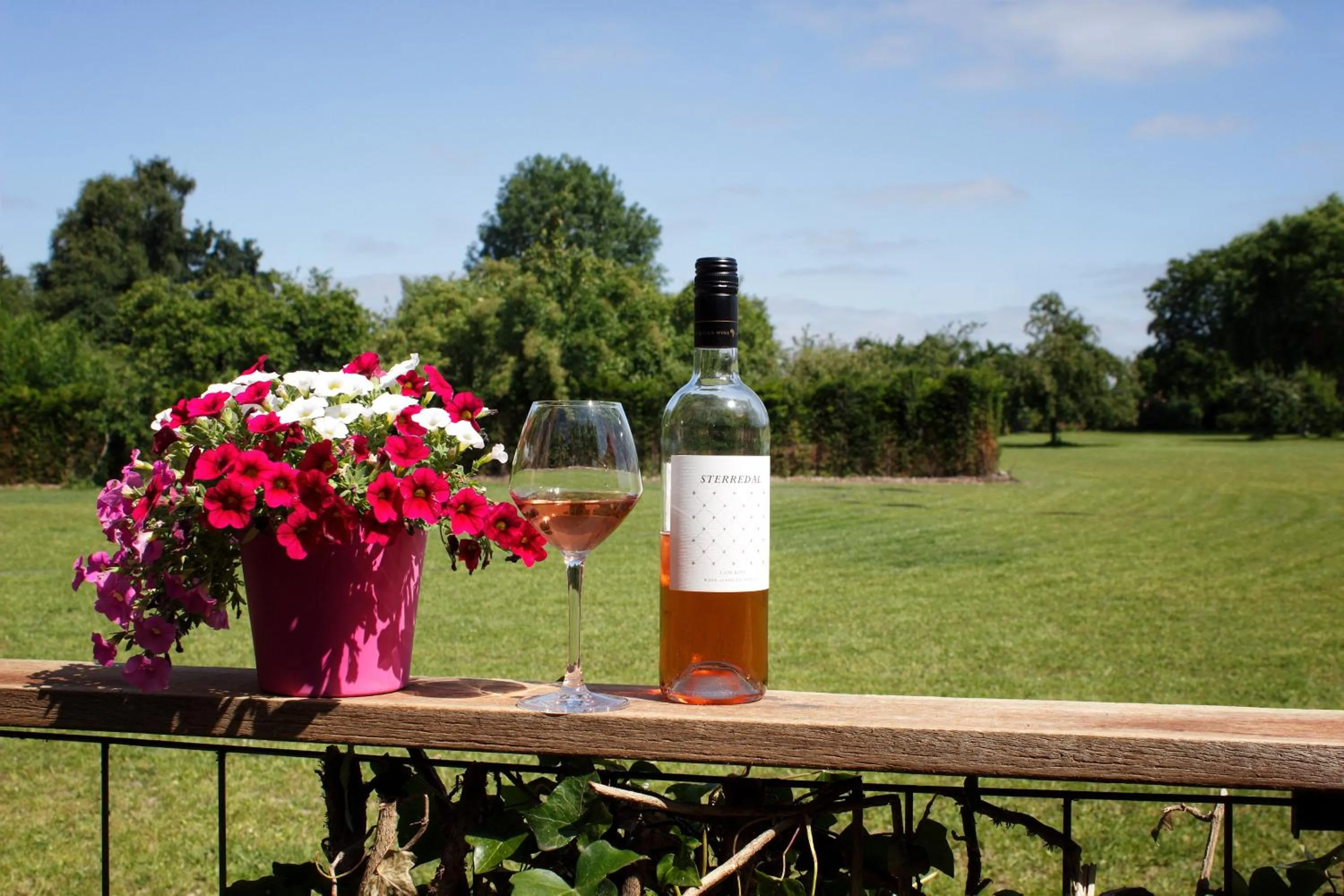 Garden in Hotel Mijdrecht Marickenland