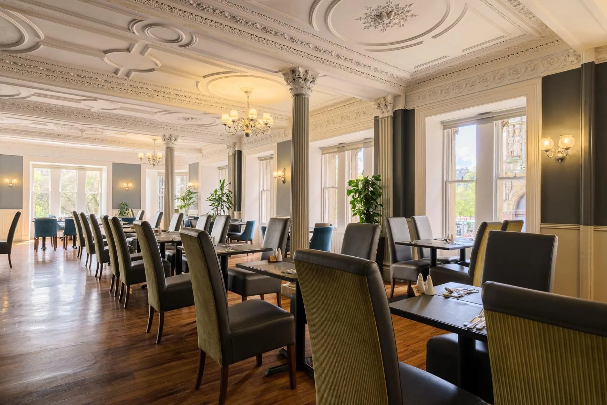 Restaurant/places to eat in Old Waverley Hotel