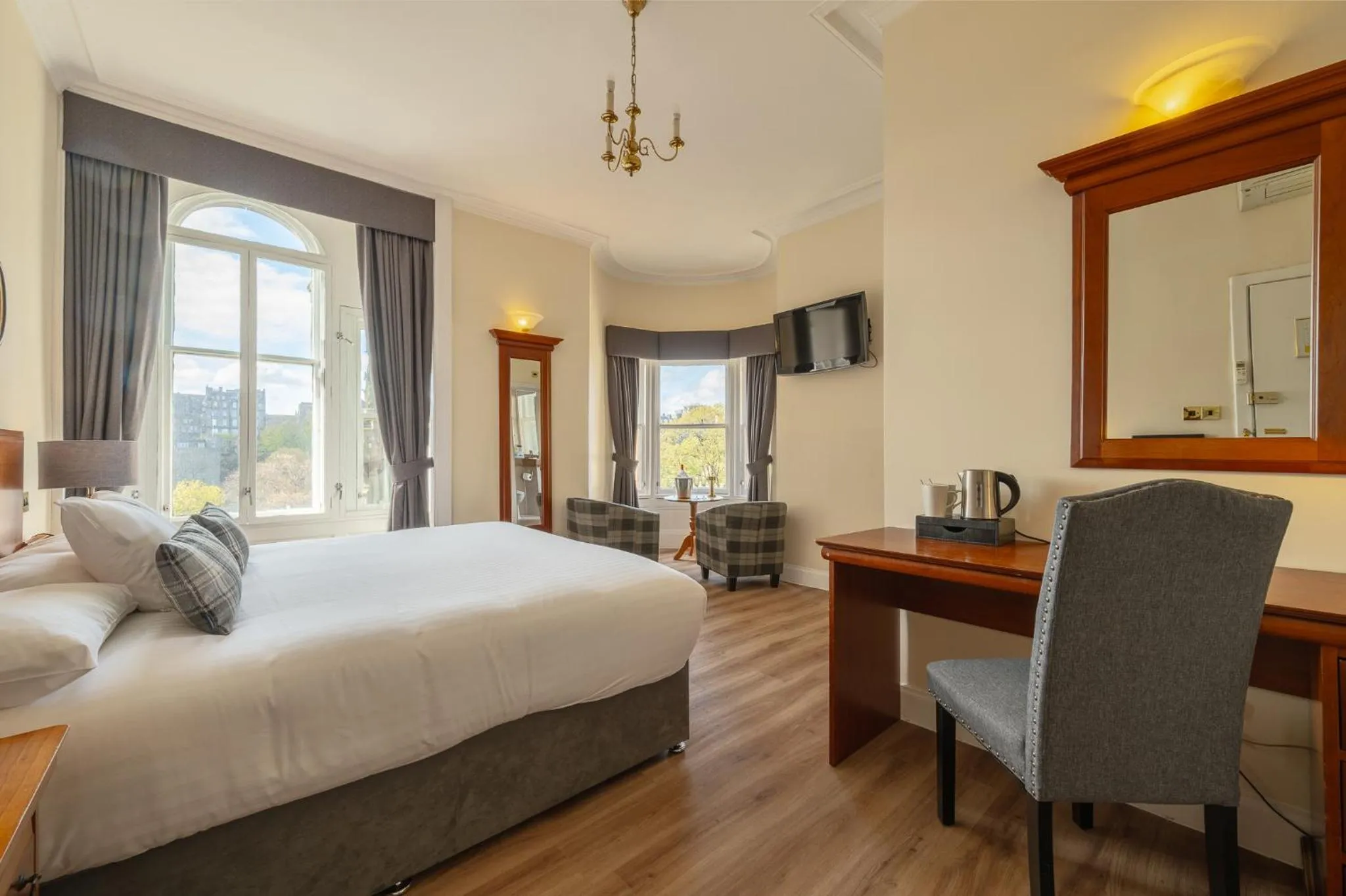 Bed in Old Waverley Hotel