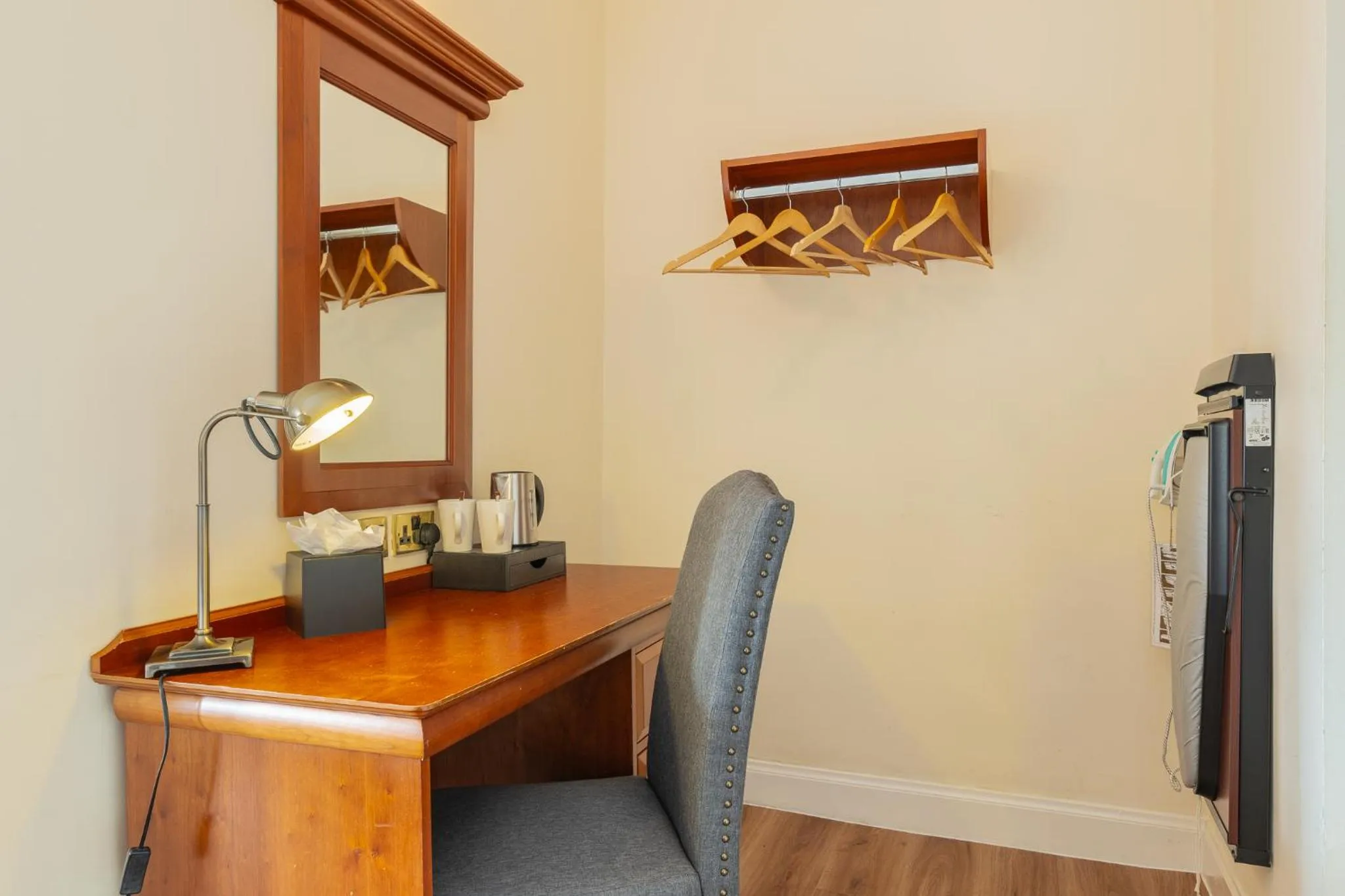 Bedroom in Old Waverley Hotel