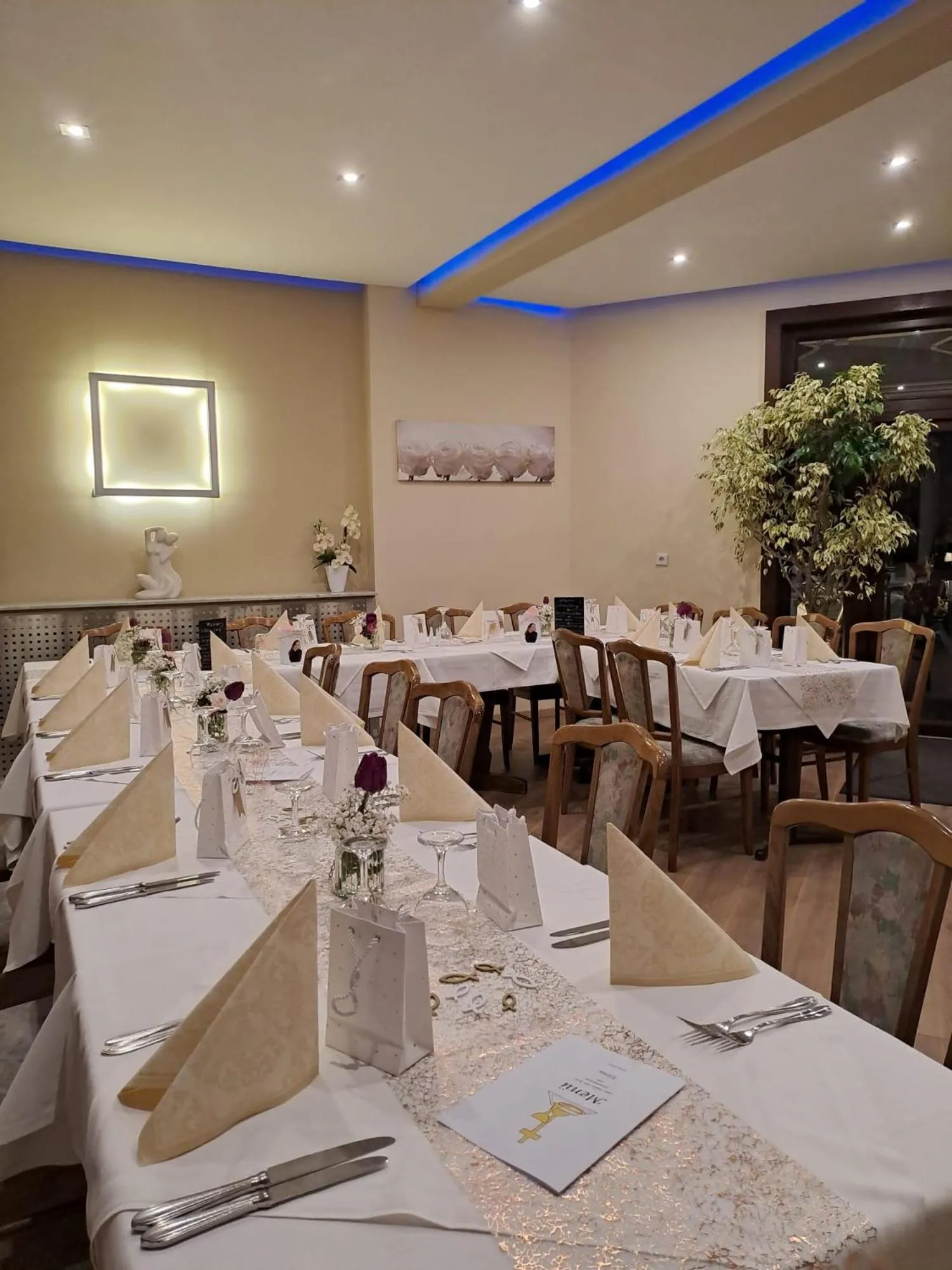 Restaurant/places to eat in Hotel Deutsches Haus