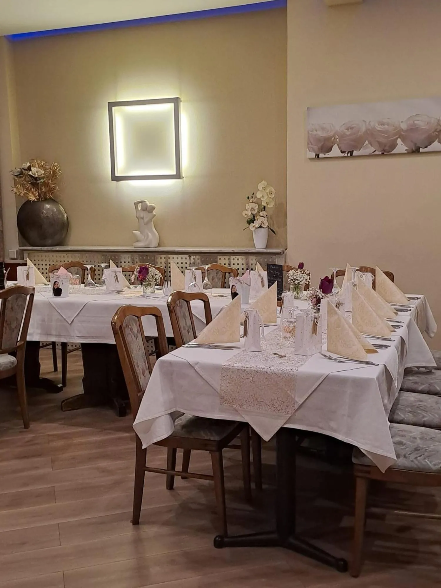 Restaurant/places to eat in Hotel Deutsches Haus