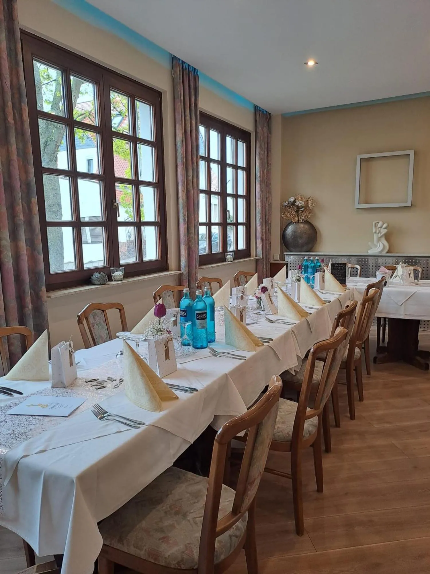 Restaurant/places to eat in Hotel Deutsches Haus