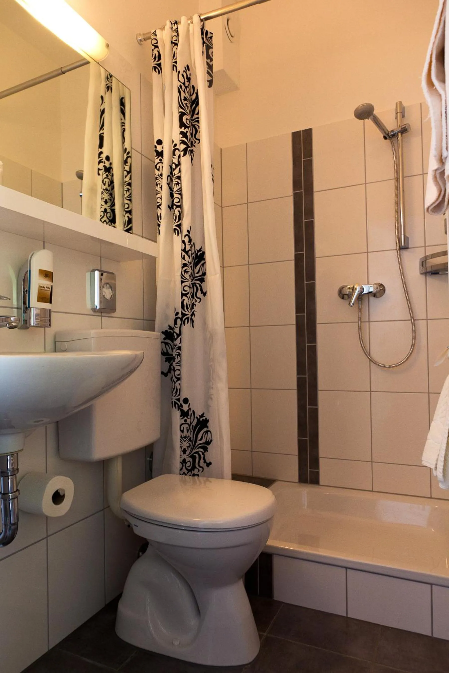 Bathroom in Hotel Deutsches Haus