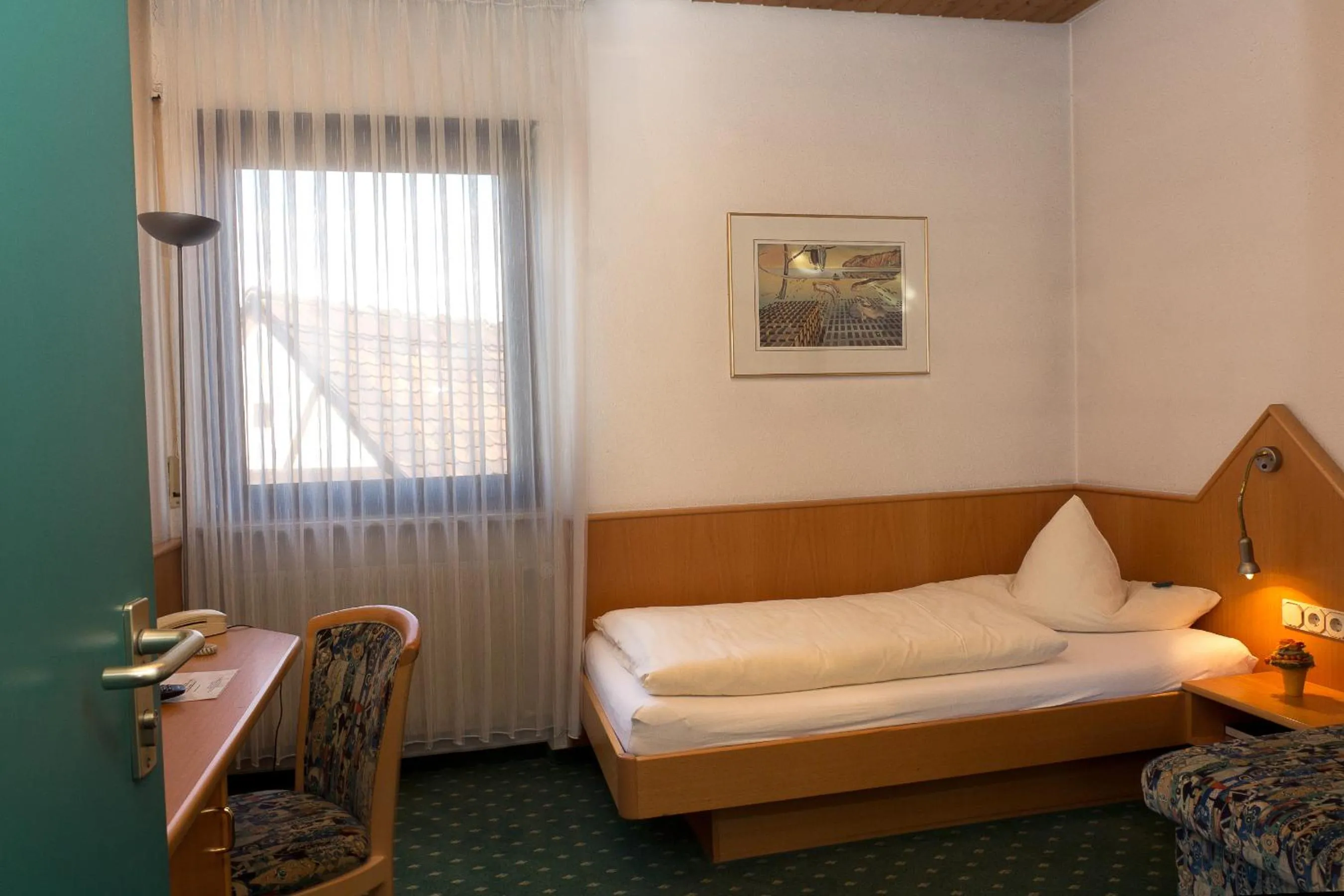 room service, Bed in Hotel Deutsches Haus
