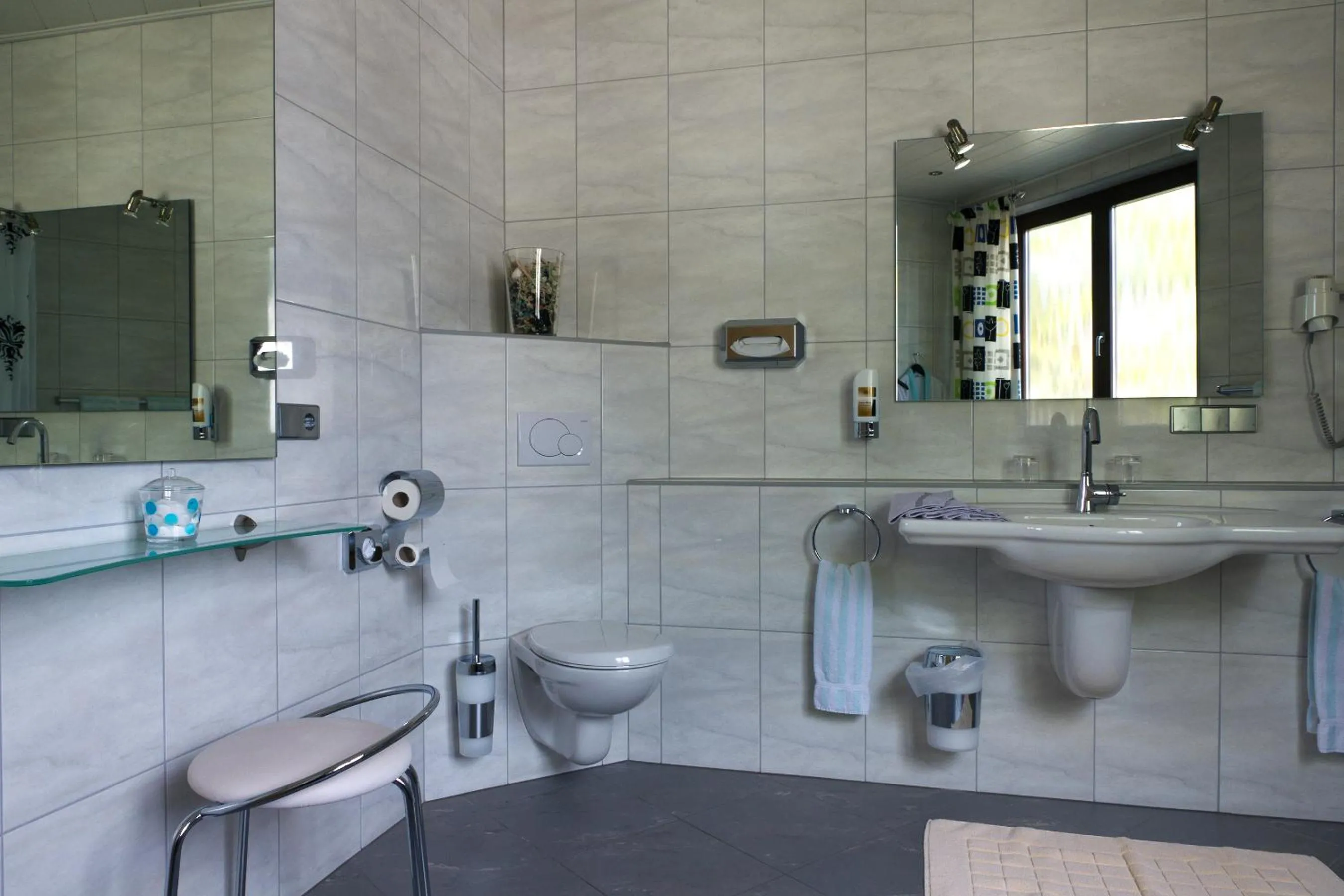 Bathroom in Hotel Deutsches Haus
