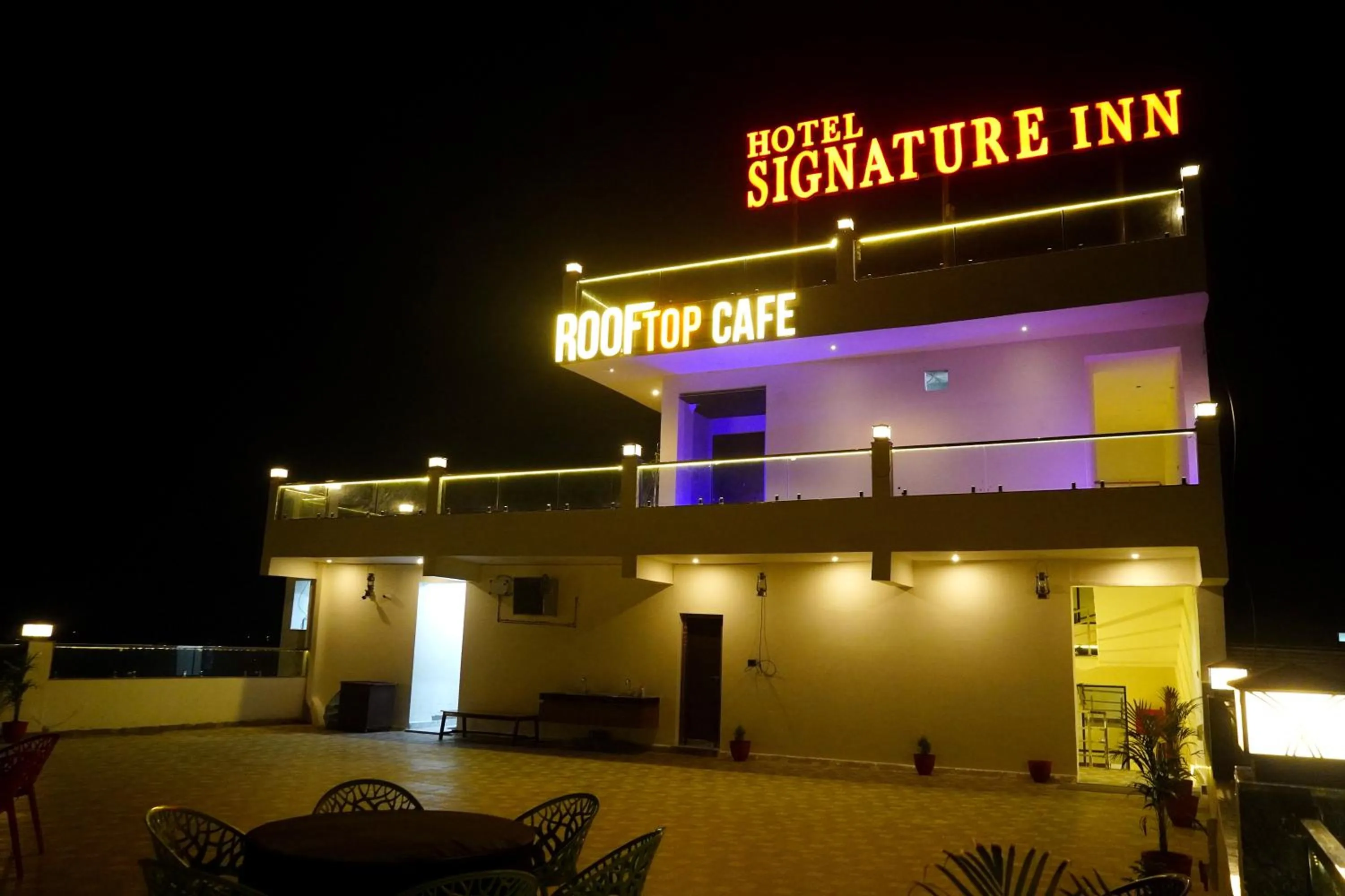 HOTEL SIGNATURE INN