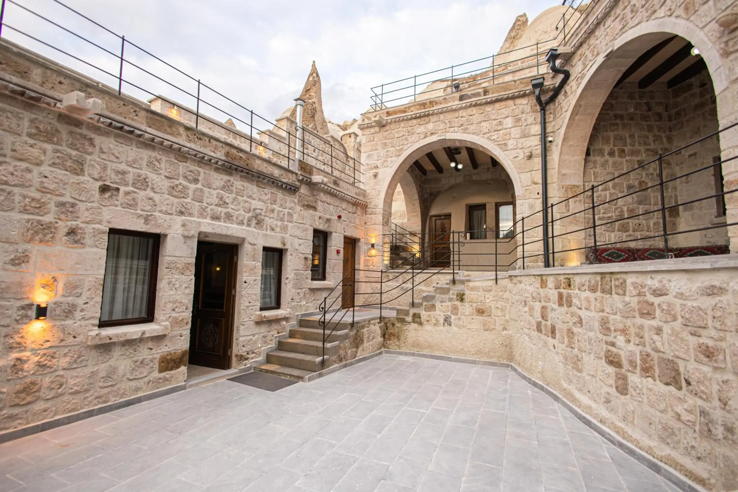 Majestic Cave House Majestic Cave House