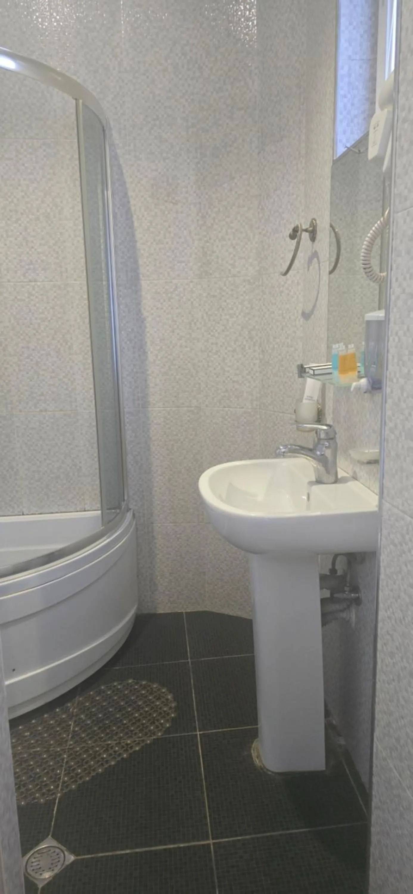 Shower in Sanapiro +