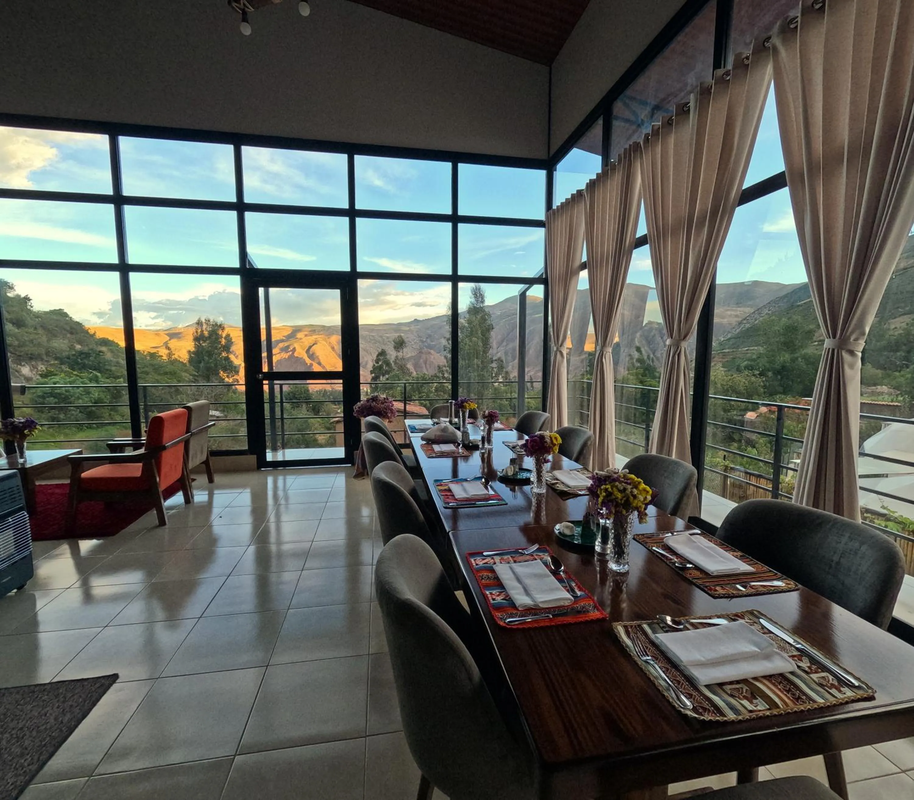 Restaurant/places to eat in MISKI SAMAY DOMO BOUTIQUE