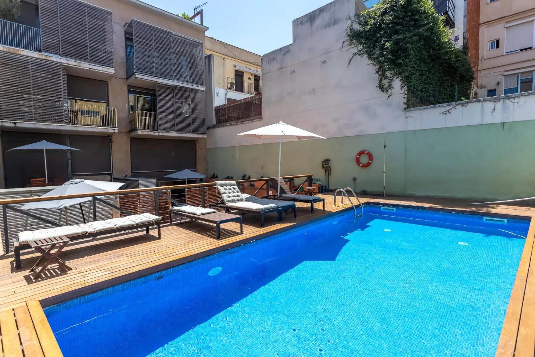 My Space Emirates - Bright Apartment in Gracia with shared Pool My Space Emirates - Bright Apartment in Gracia with shared Pool