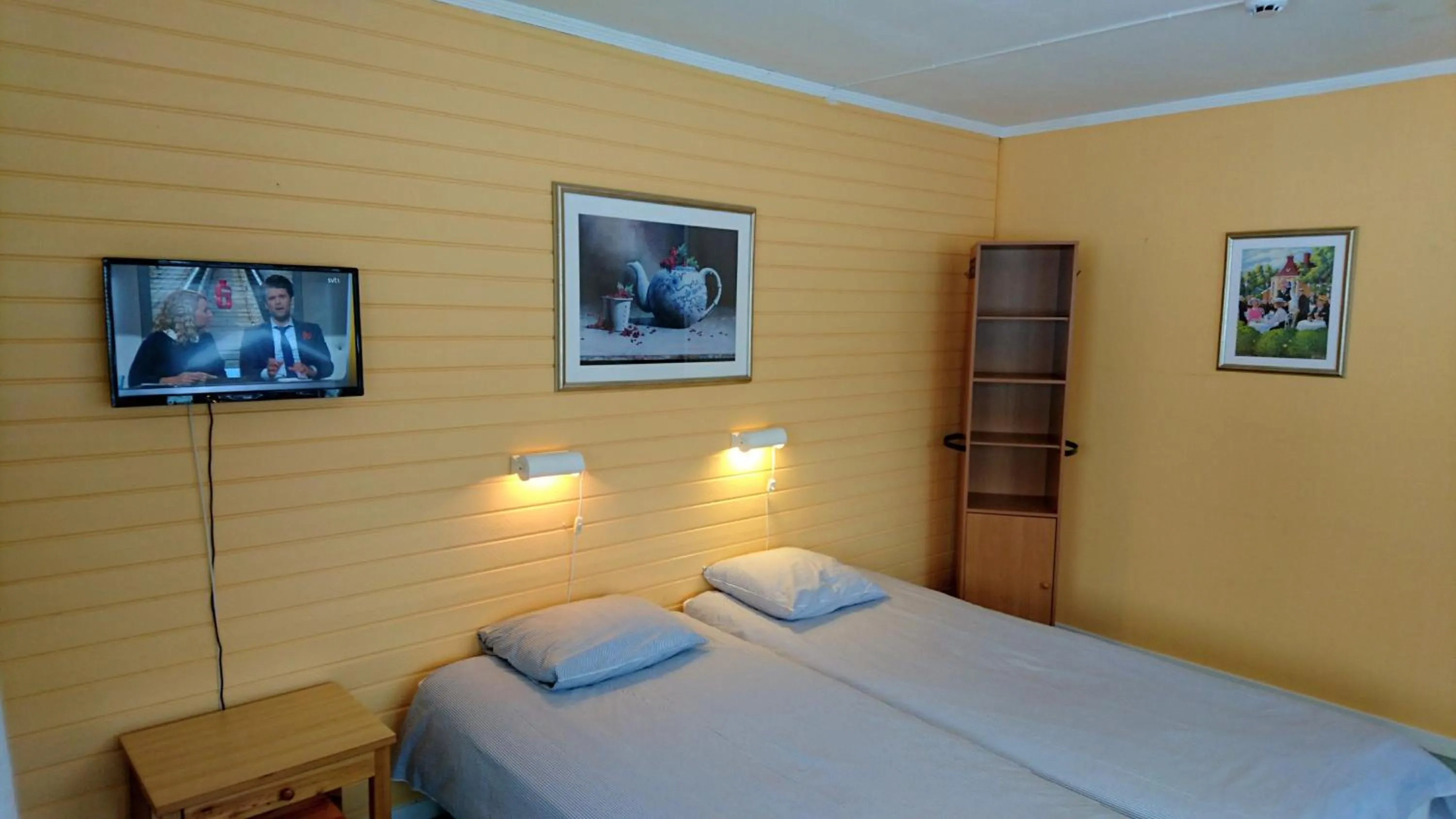 Double Room with Private Bathroom - single occupancy in Bollegården B&B