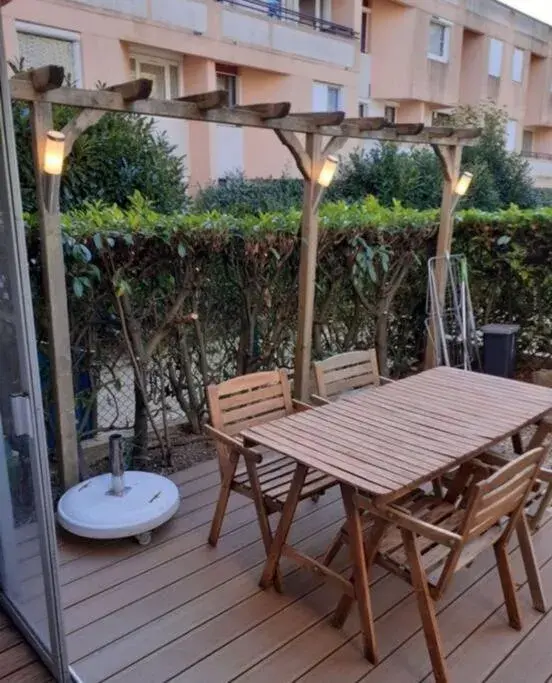 F2 avec Terrasse, Parking gratuit F2 avec Terrasse, Parking gratuit