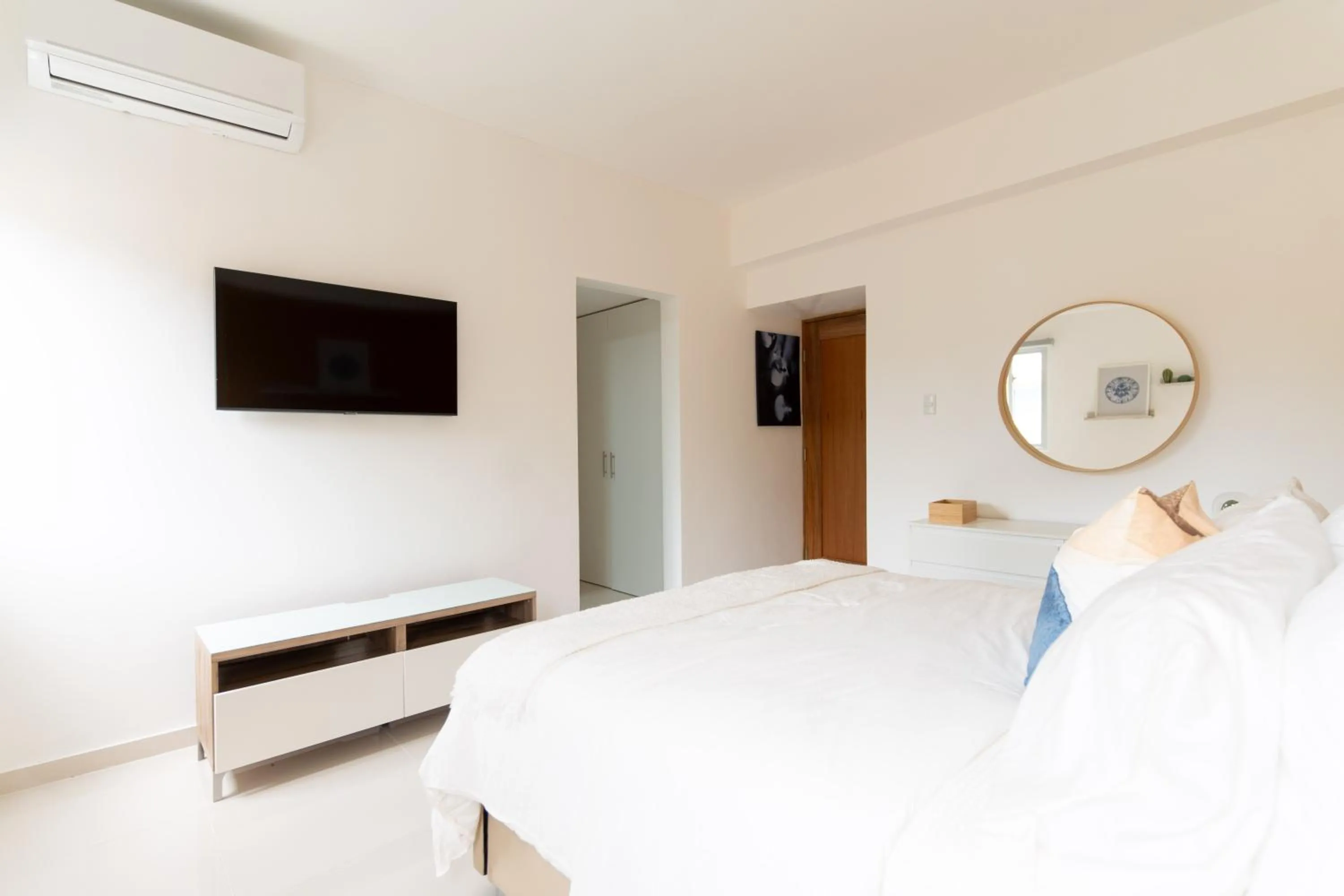Photo of the whole room, Bed in LANDA MAR BOCA CHICA