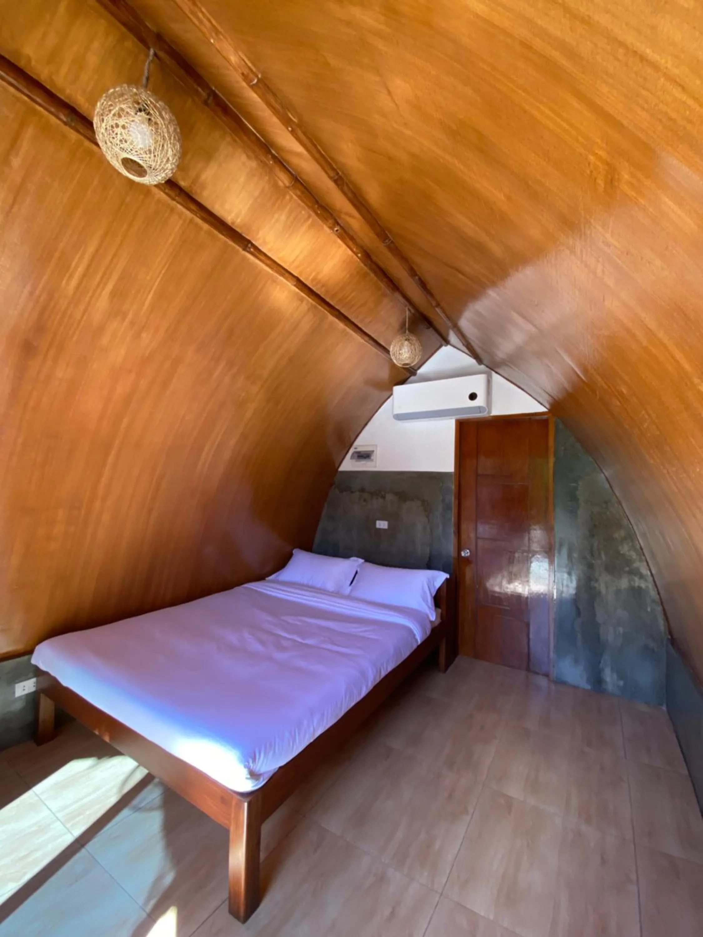 Bed in East Holiday Resort Moalboal